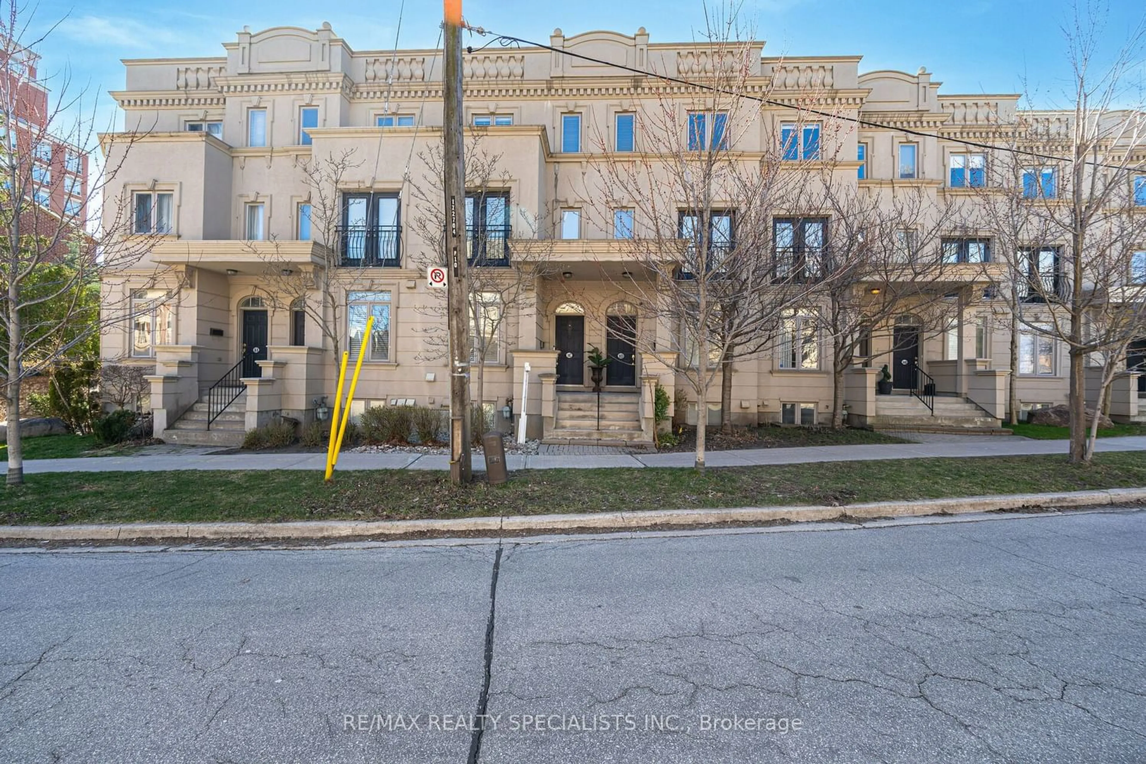 A pic from exterior of the house or condo for 8C Clairtrell Rd, Toronto Ontario M2N 5J6