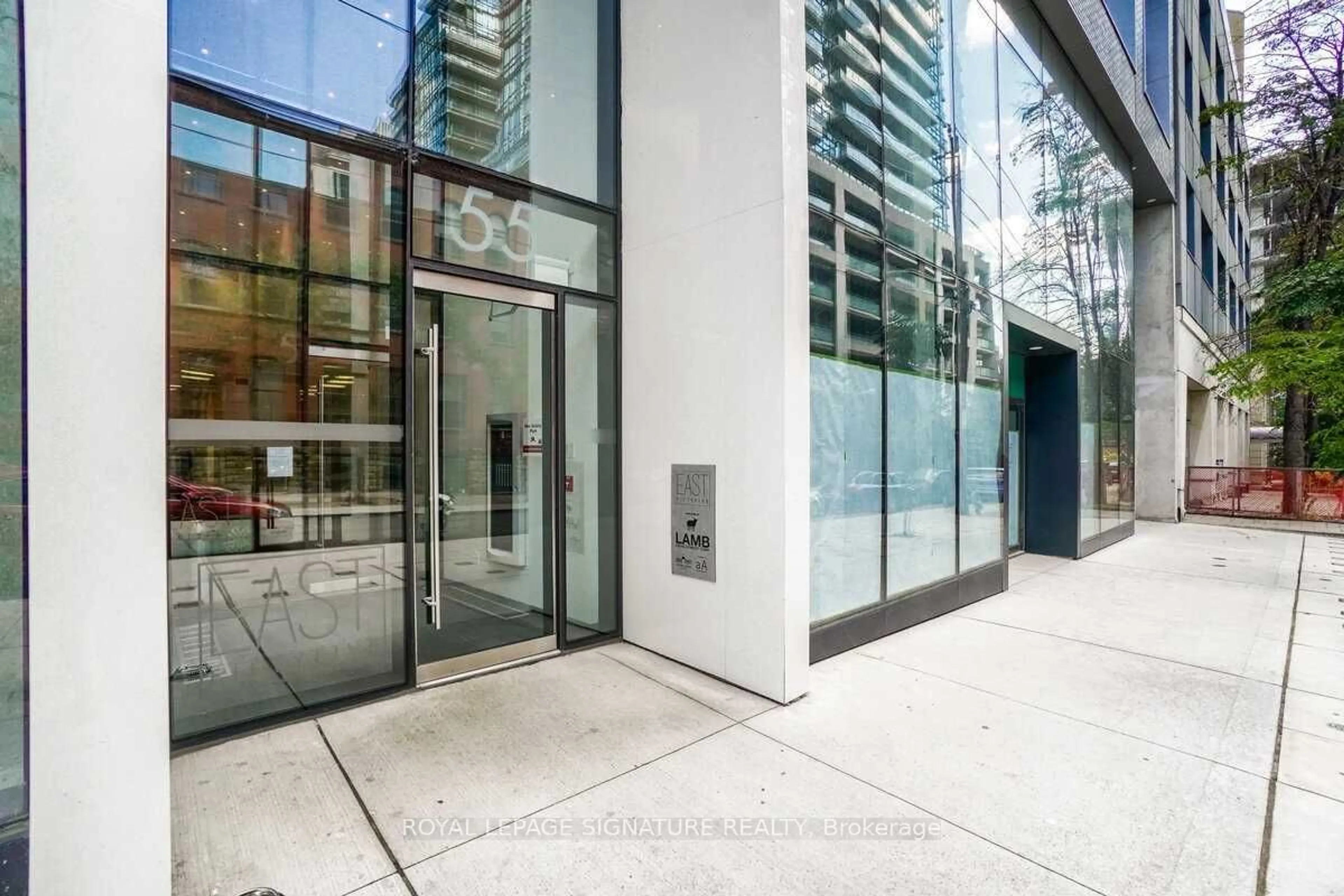 Indoor foyer for 55 Ontario St #505, Toronto Ontario M5A 0T8