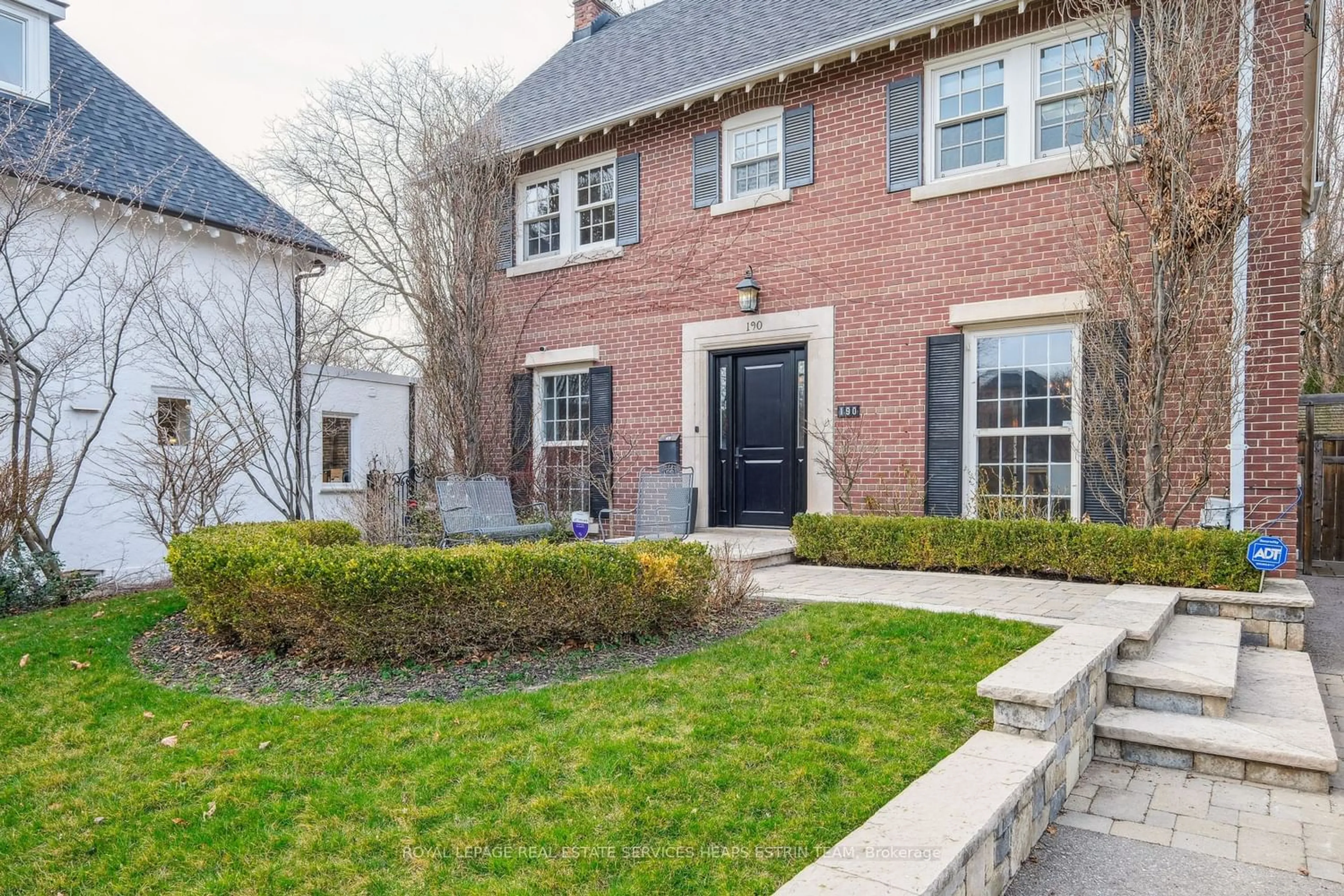 Home with brick exterior material for 190 Rosedale Heights Dr, Toronto Ontario M4T 1C9