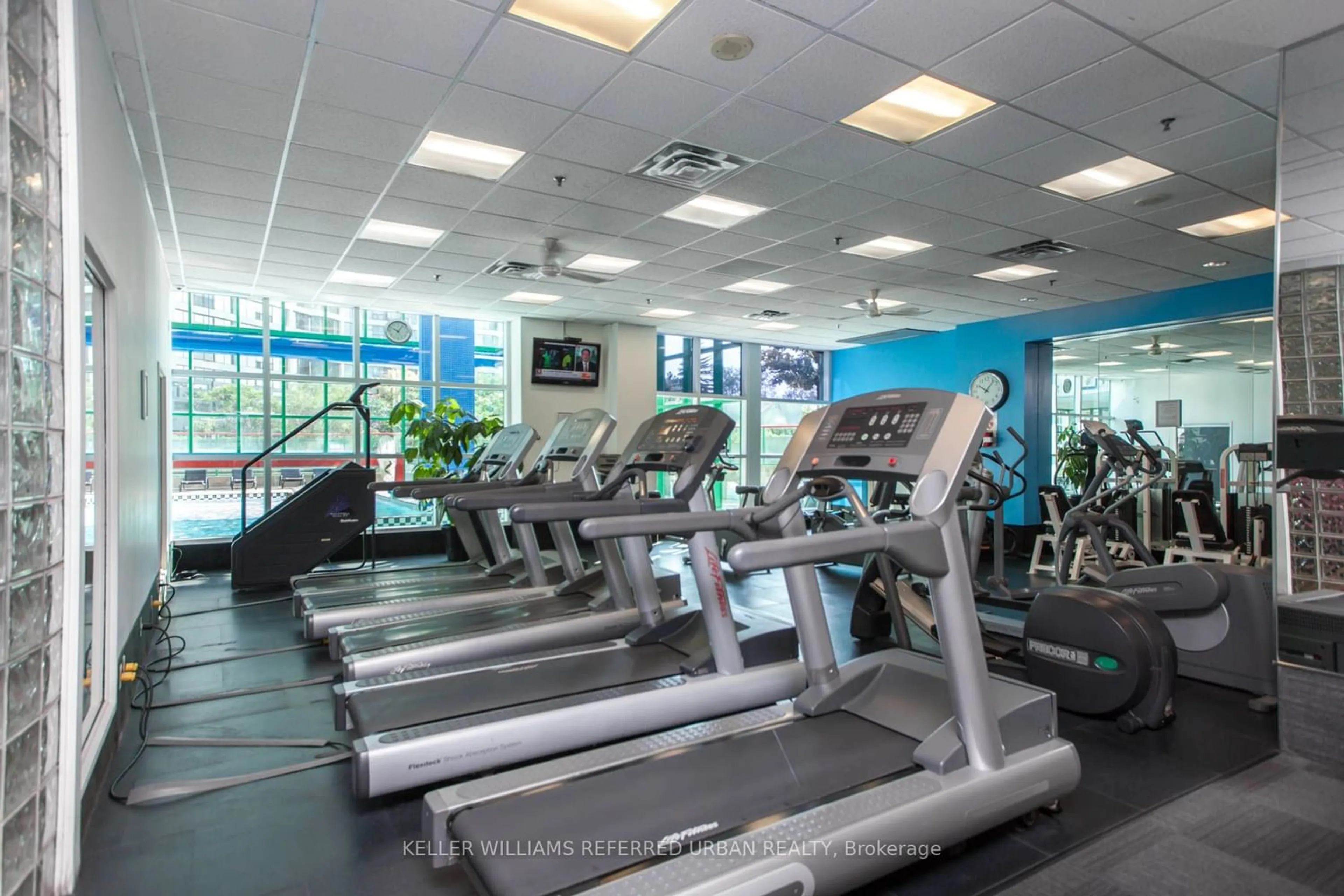 Gym or fitness room for 77 Harbour Sq #608, Toronto Ontario M5J 2H2
