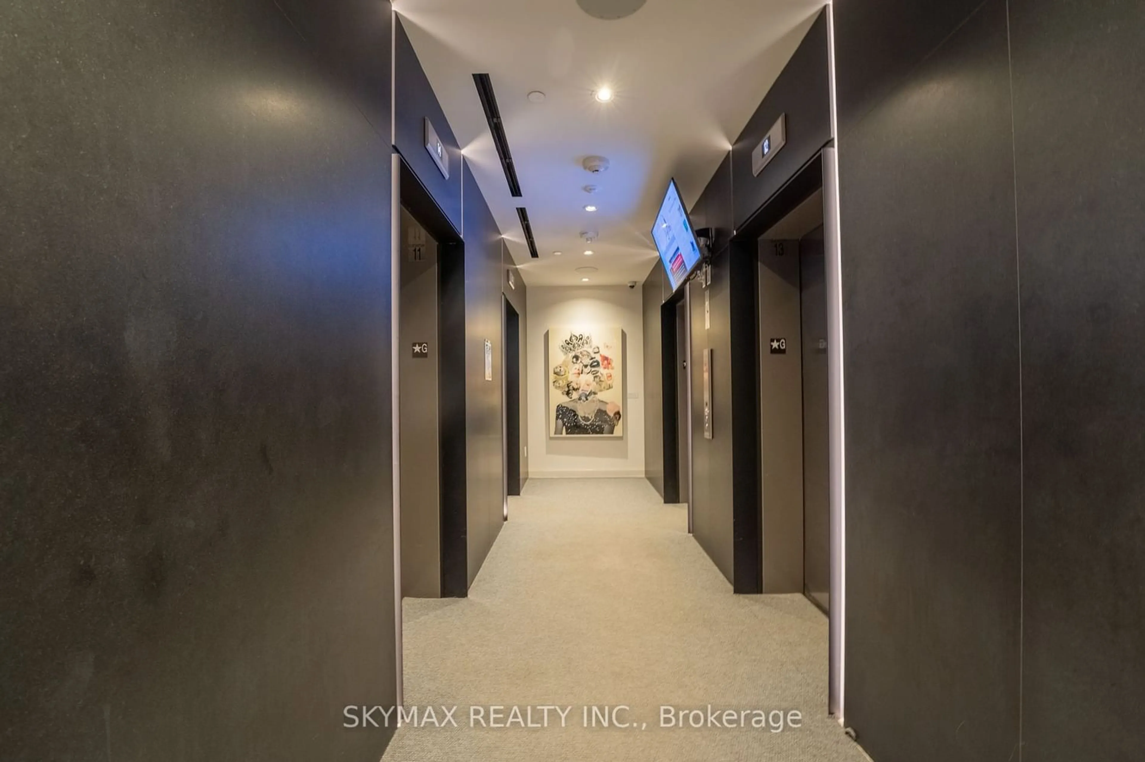 Indoor foyer for 20 Richardson St #1808, Toronto Ontario M5A 0S6