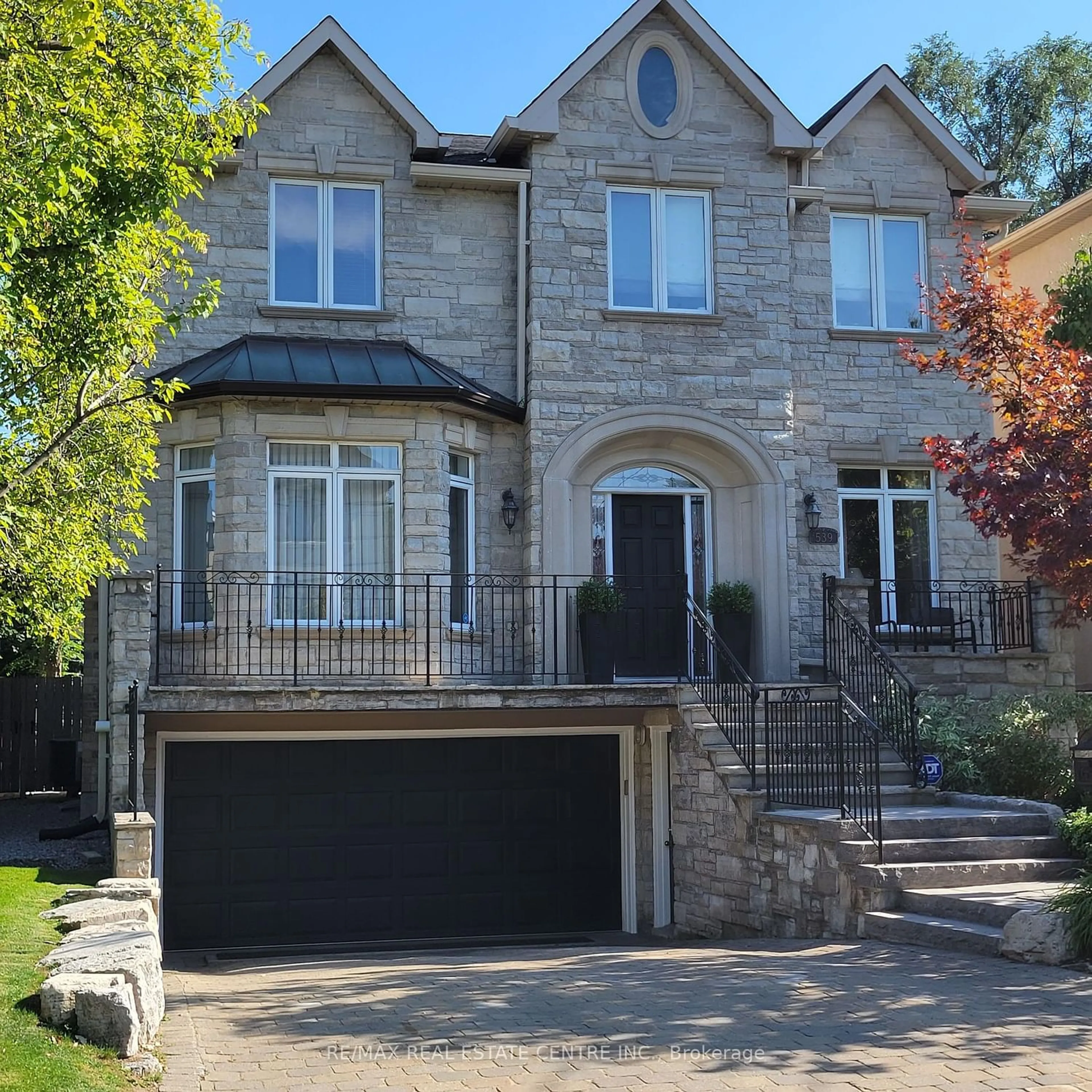 Home with brick exterior material for 539 Douglas Ave, Toronto Ontario M5M 1H7