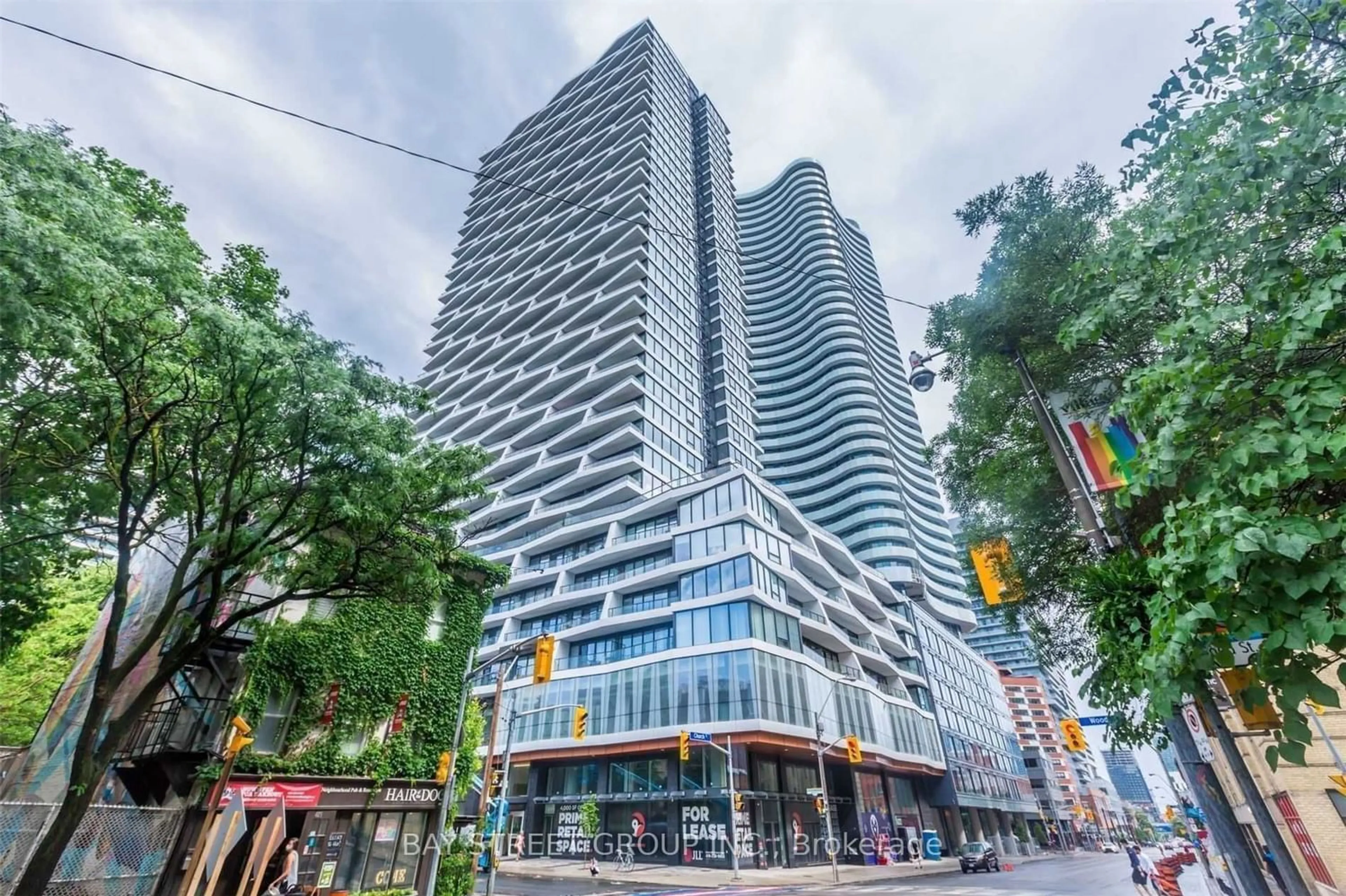 A pic from exterior of the house or condo for 85 Wood St #3516, Toronto Ontario M4Y 0E8
