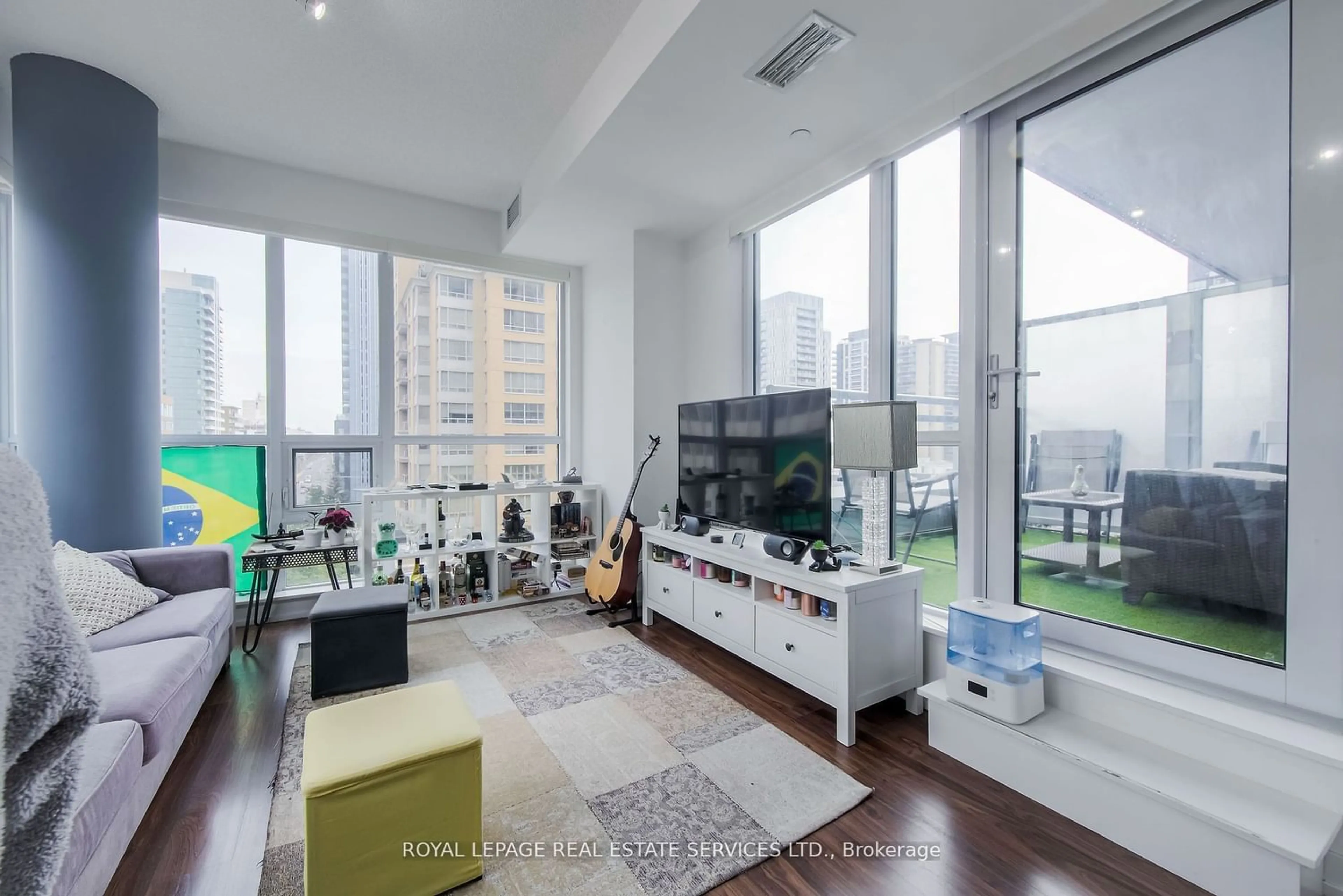 Other indoor space for 98 Lillian St #520, Toronto Ontario M4S 0A5