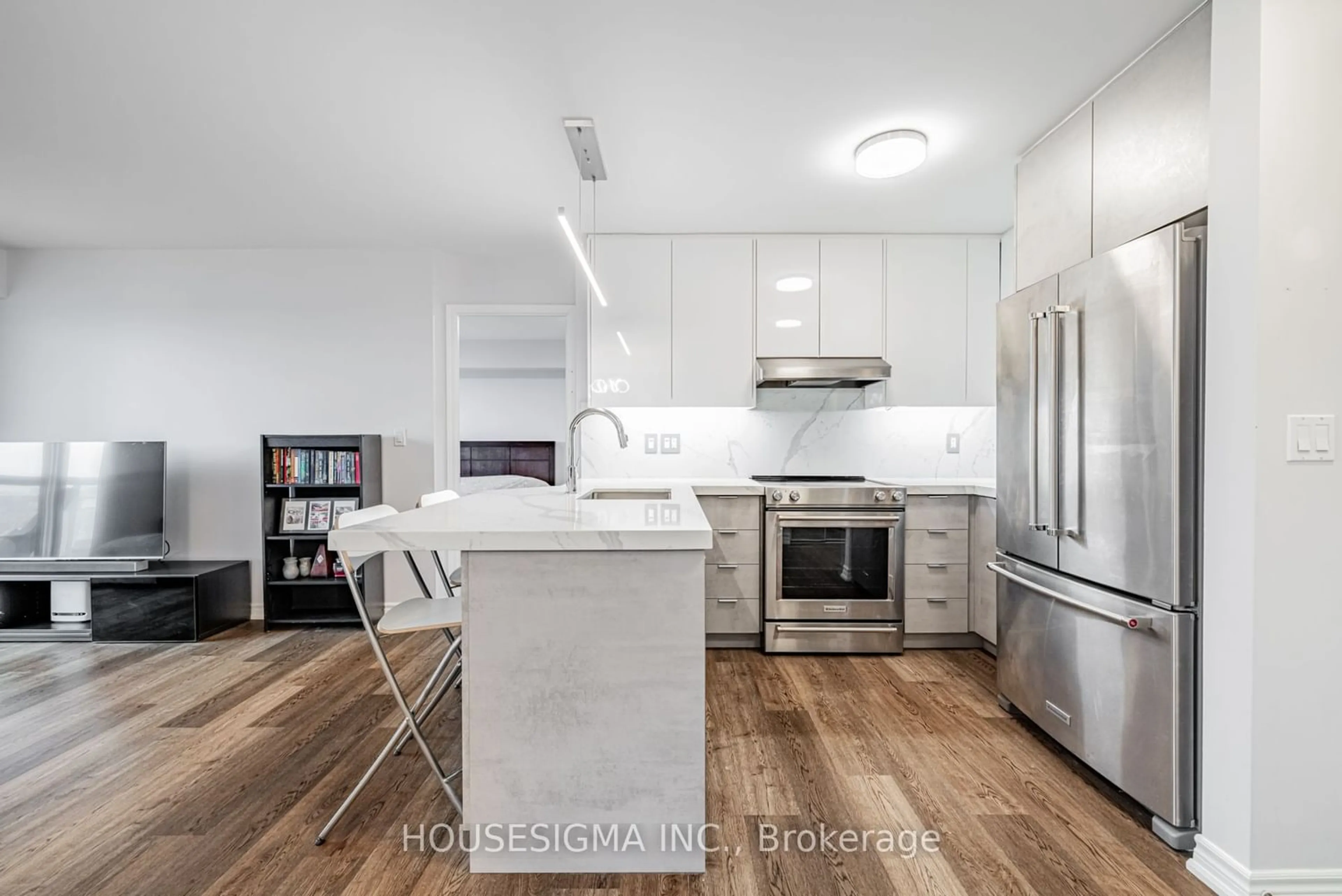 Contemporary kitchen for 935 Sheppard Ave #511, Toronto Ontario M3H 2T7