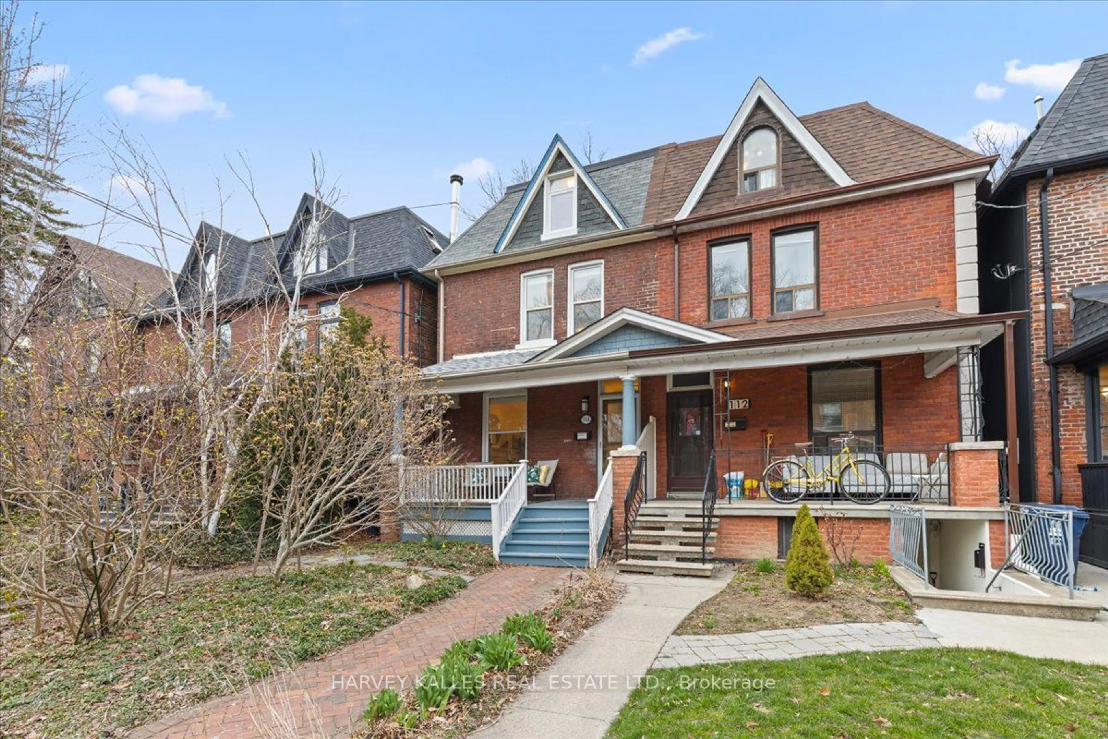 Home with brick exterior material for 114 Wells St, Toronto Ontario M5R 1P3