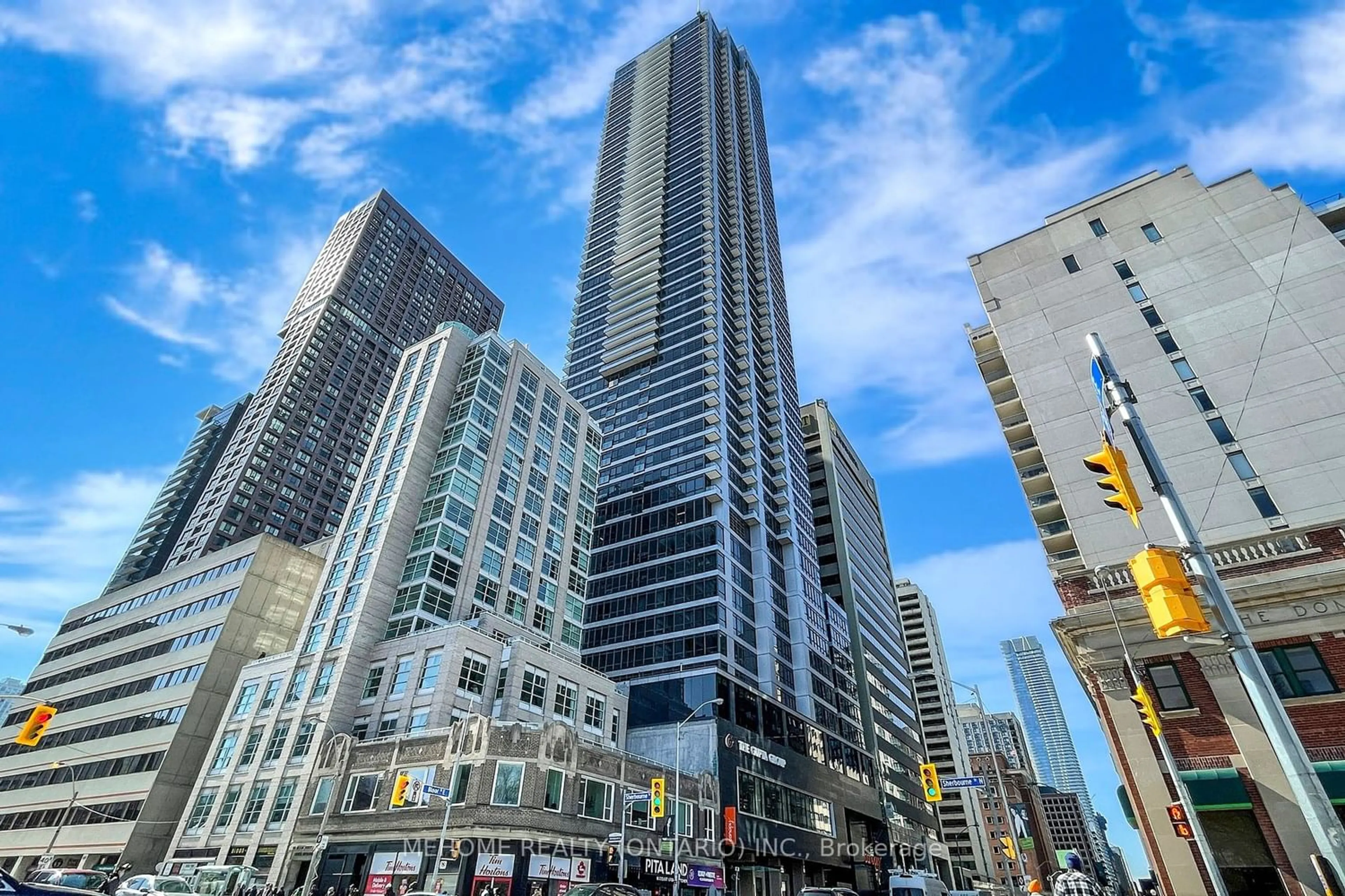 A pic from exterior of the house or condo for 395 Bloor St #3010, Toronto Ontario M4W 1H7