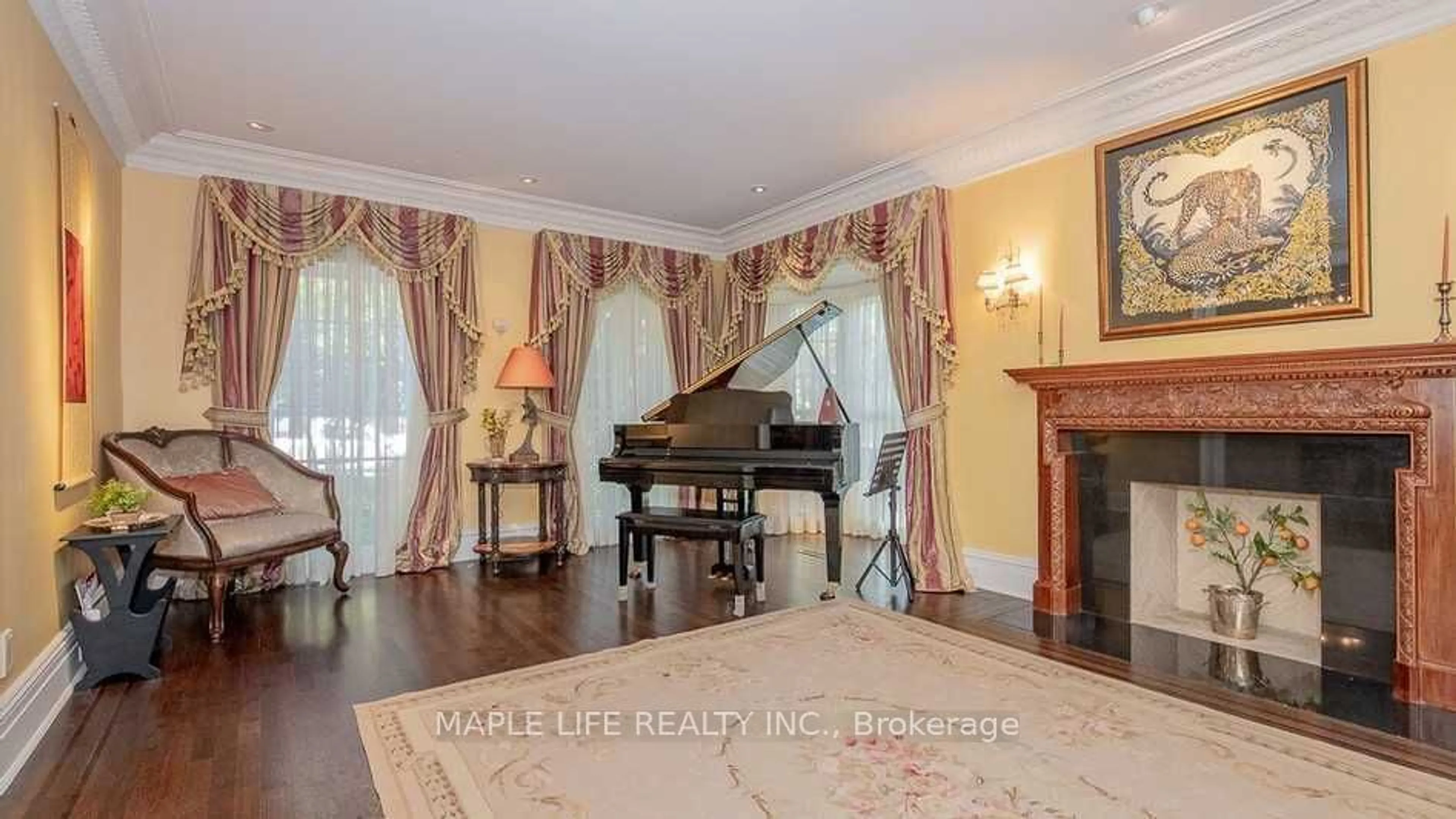 A pic of a room for 11 Dewbourne Ave, Toronto Ontario M5P 1Z3