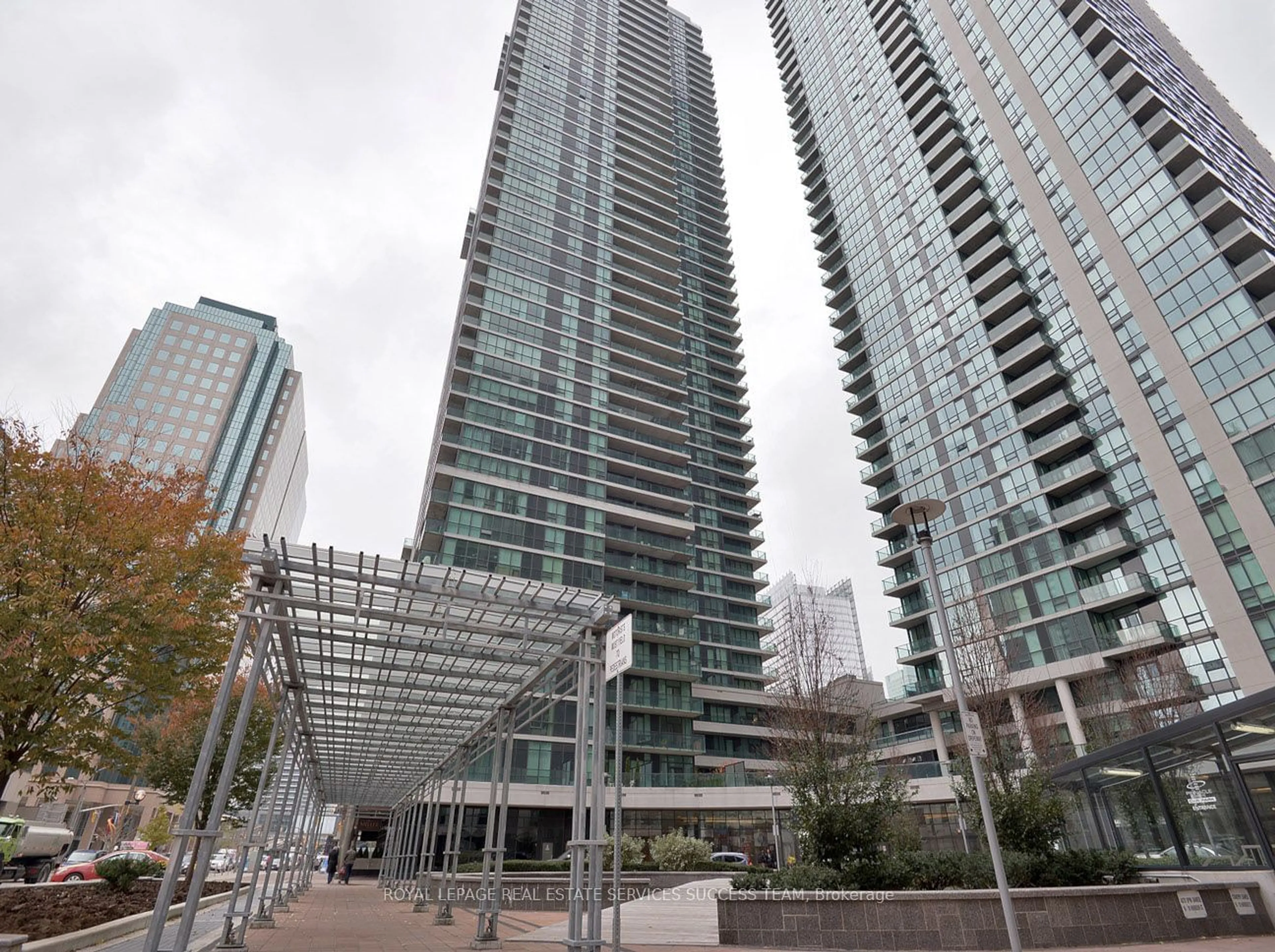A pic from exterior of the house or condo for 33 Bay St #1509, Toronto Ontario M5J 2Z3