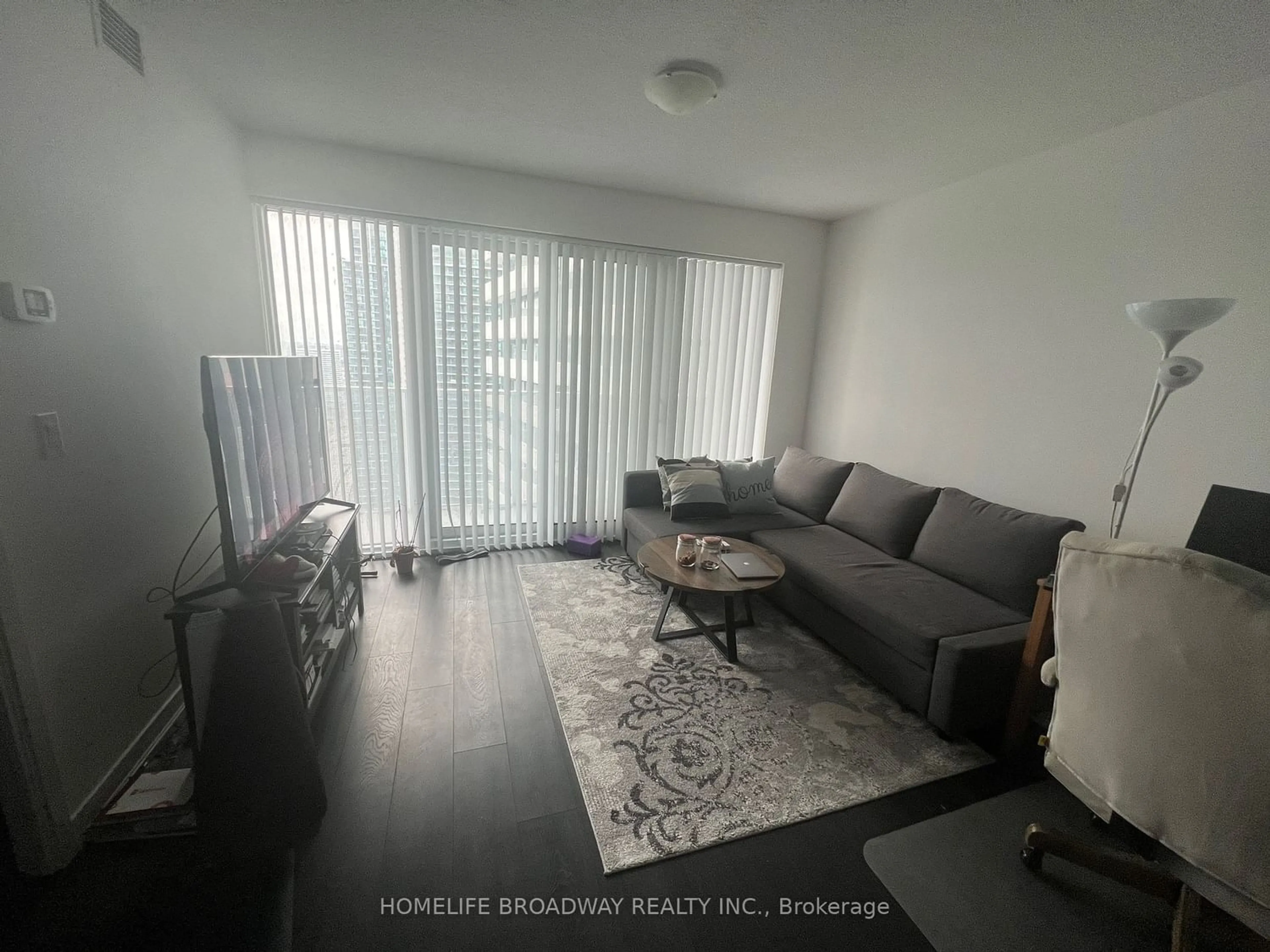 A pic of a room for 100 Harbour St #3706, Toronto Ontario M5J 0B5