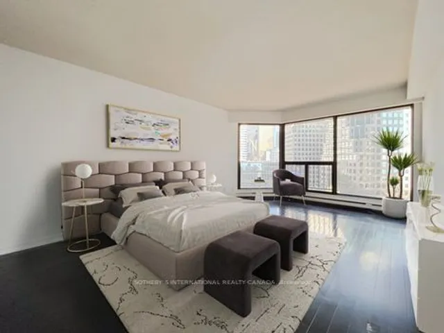Additional property image - 65 Harbour Sq Unit 1110