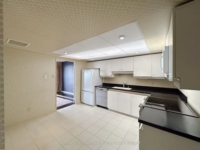 Additional property image - 65 Harbour Sq Unit 1110