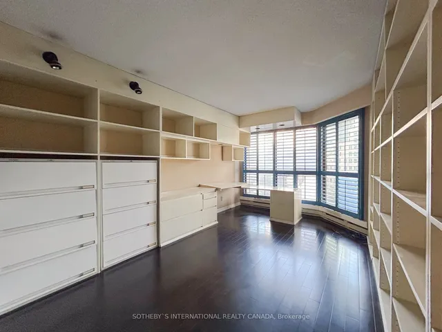 Additional property image - 65 Harbour Sq Unit 1110