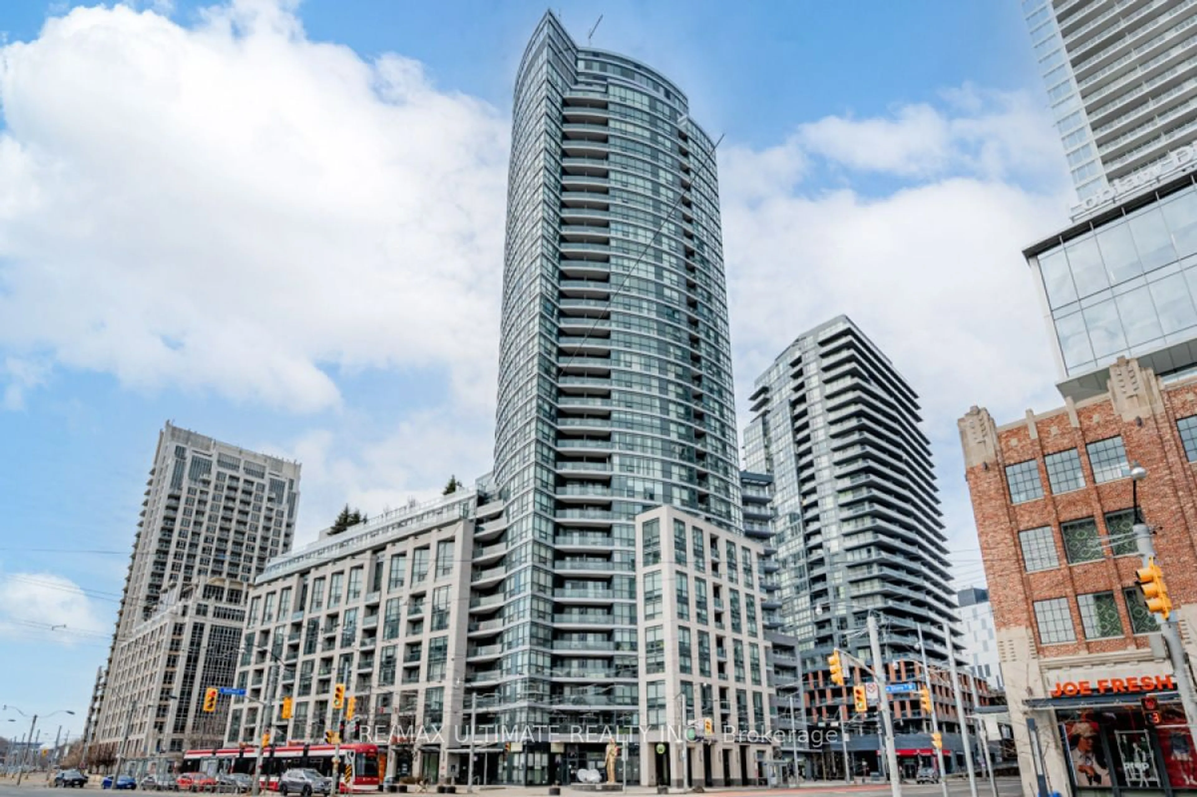 A pic from exterior of the house or condo for 600 Fleet St #1106, Toronto Ontario M5V 1B7