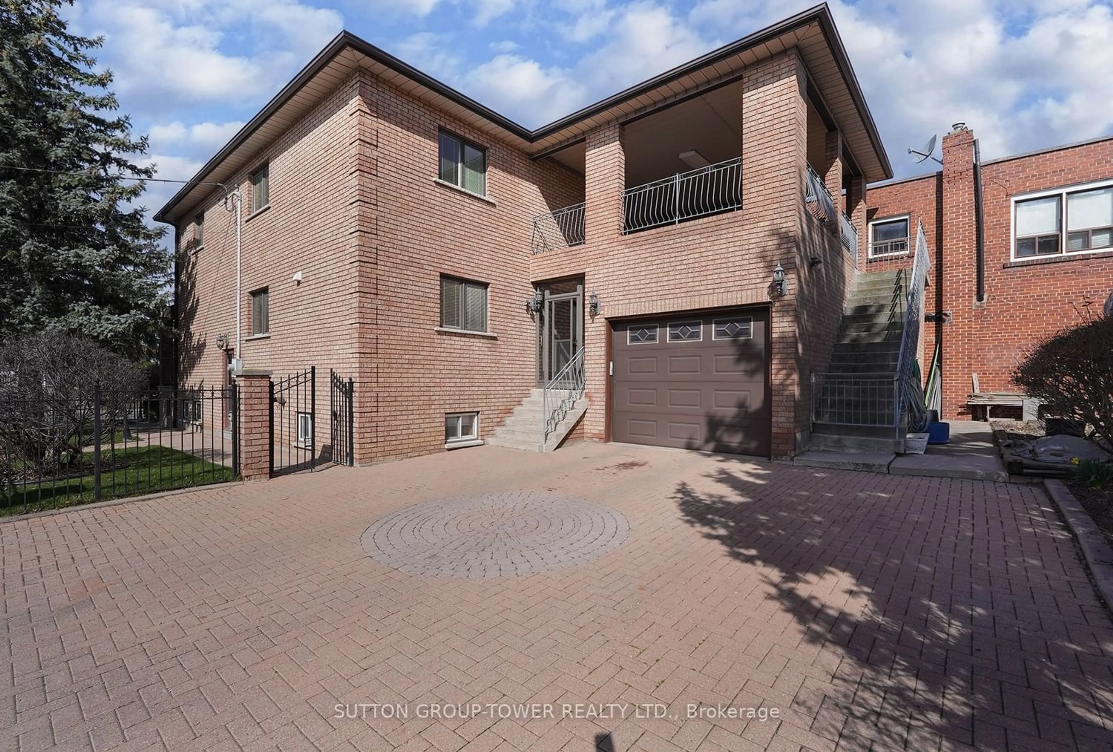 Home with brick exterior material for 531 Lauder Ave, Toronto Ontario M6E 3J5