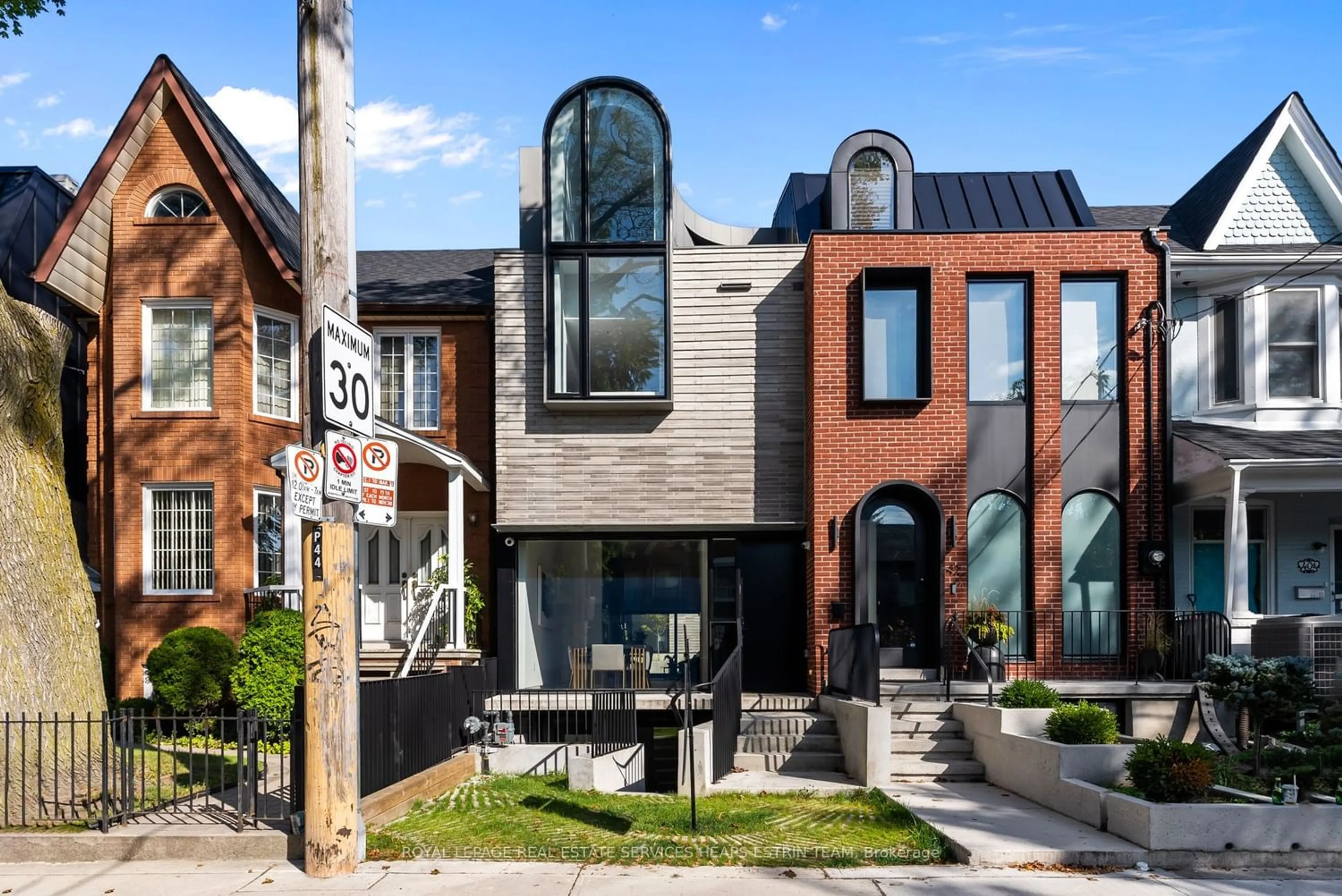 Home with brick exterior material for 44 Foxley St, Toronto Ontario M6J 1R1