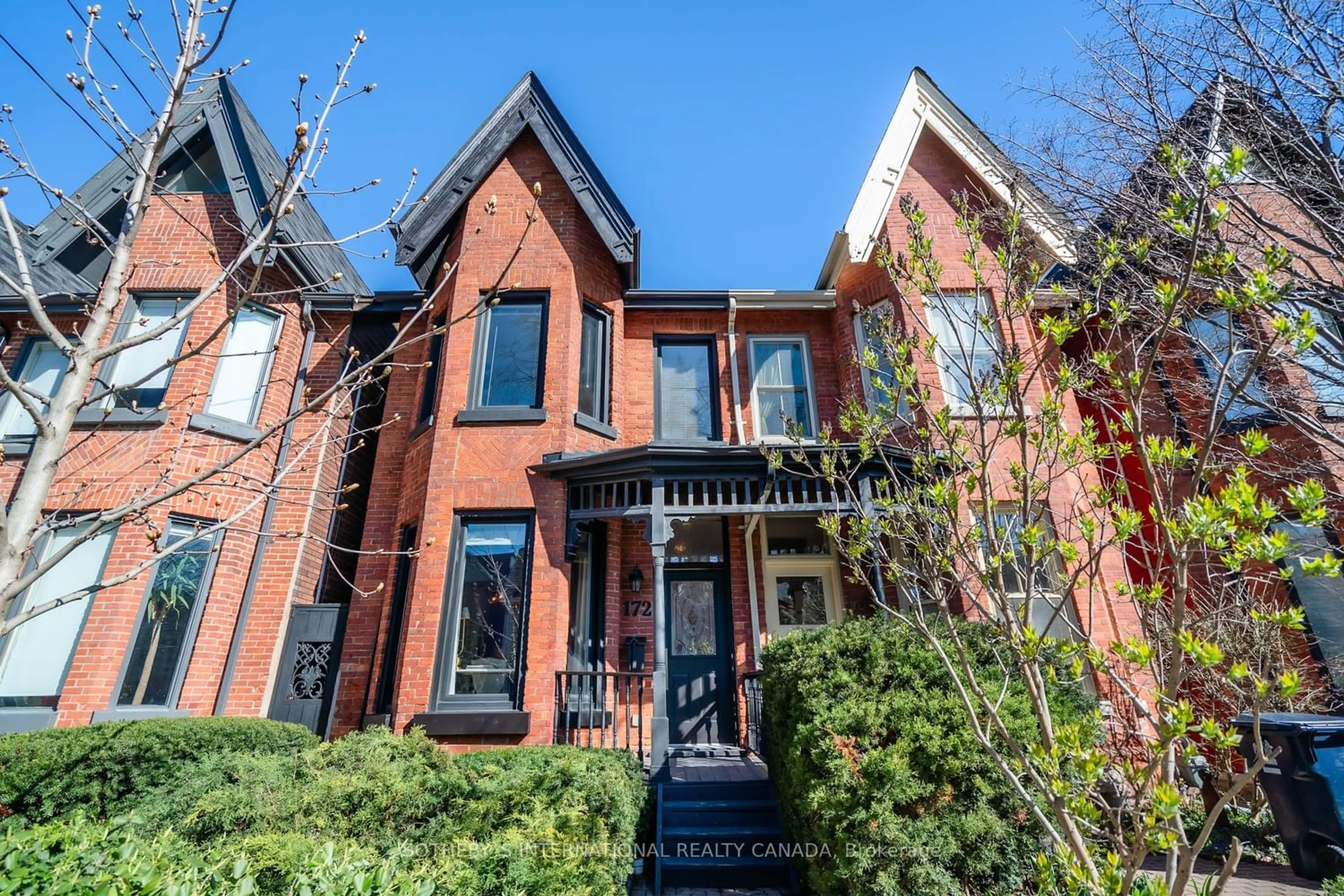 Home with brick exterior material for 172 Macpherson Ave, Toronto Ontario M5R 1W8