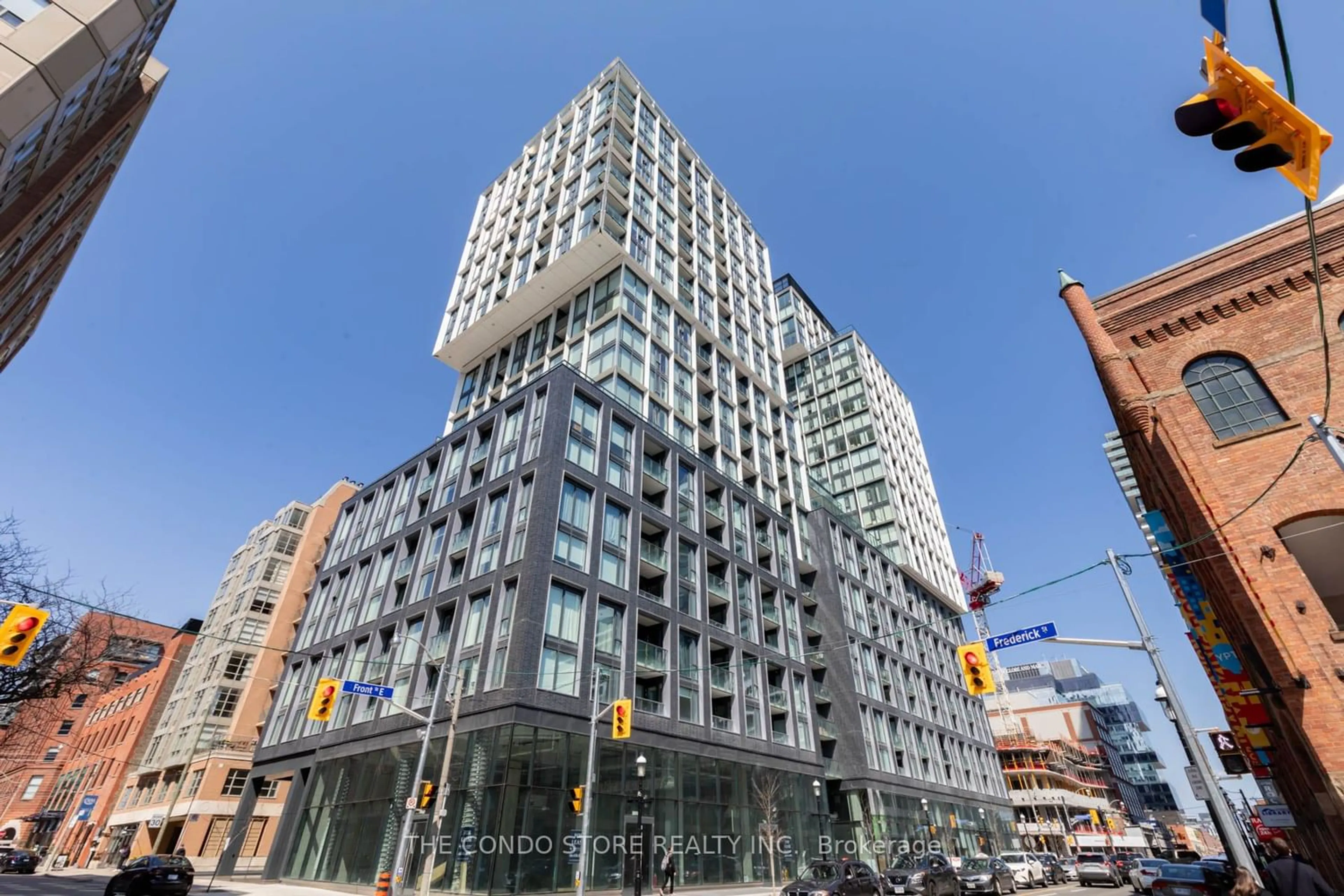 A pic from exterior of the house or condo for 158 Front St #2208, Toronto Ontario M5A 0K9