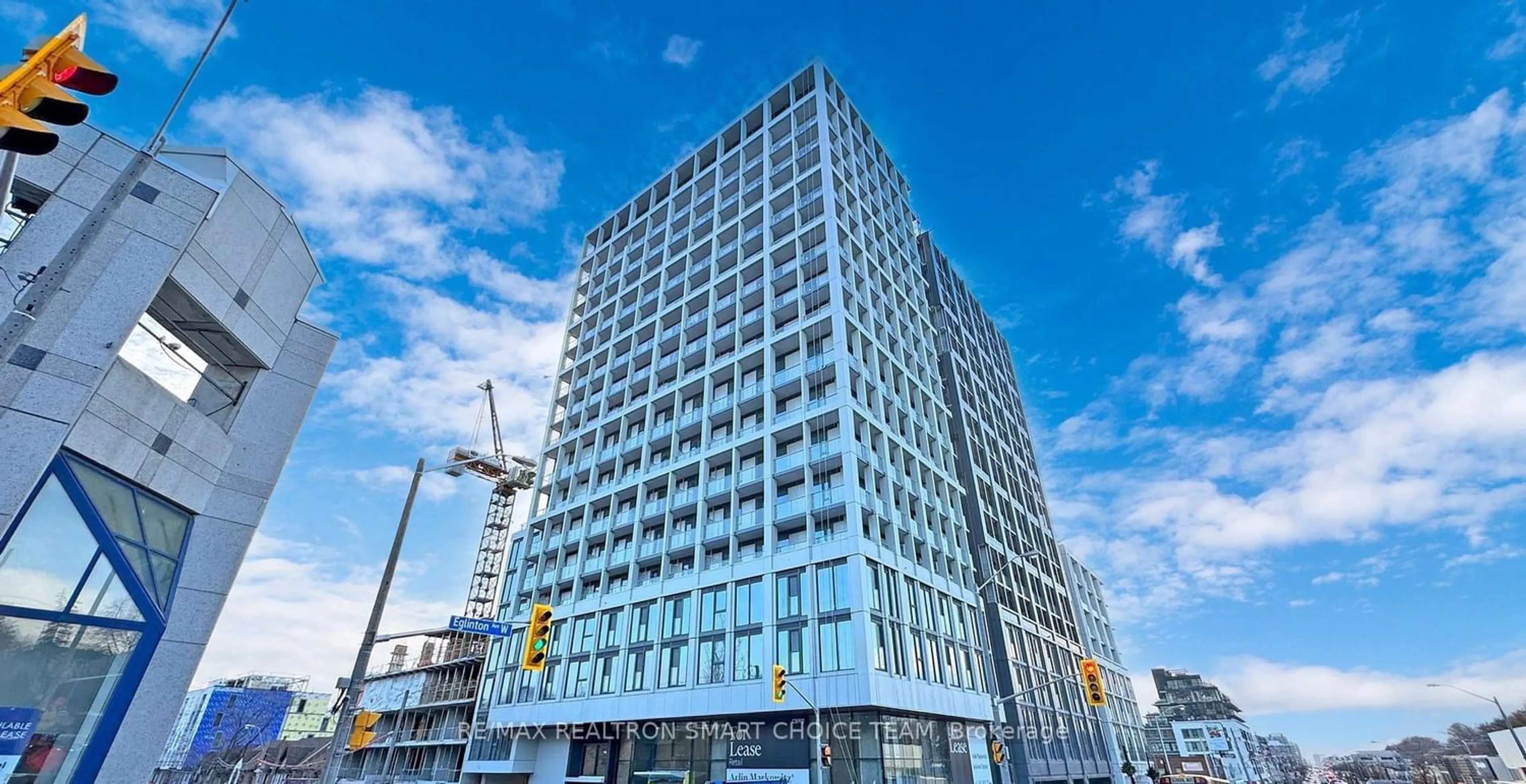 A pic from exterior of the house or condo for 2020 Bathurst St #708, Toronto Ontario M5P 0A6