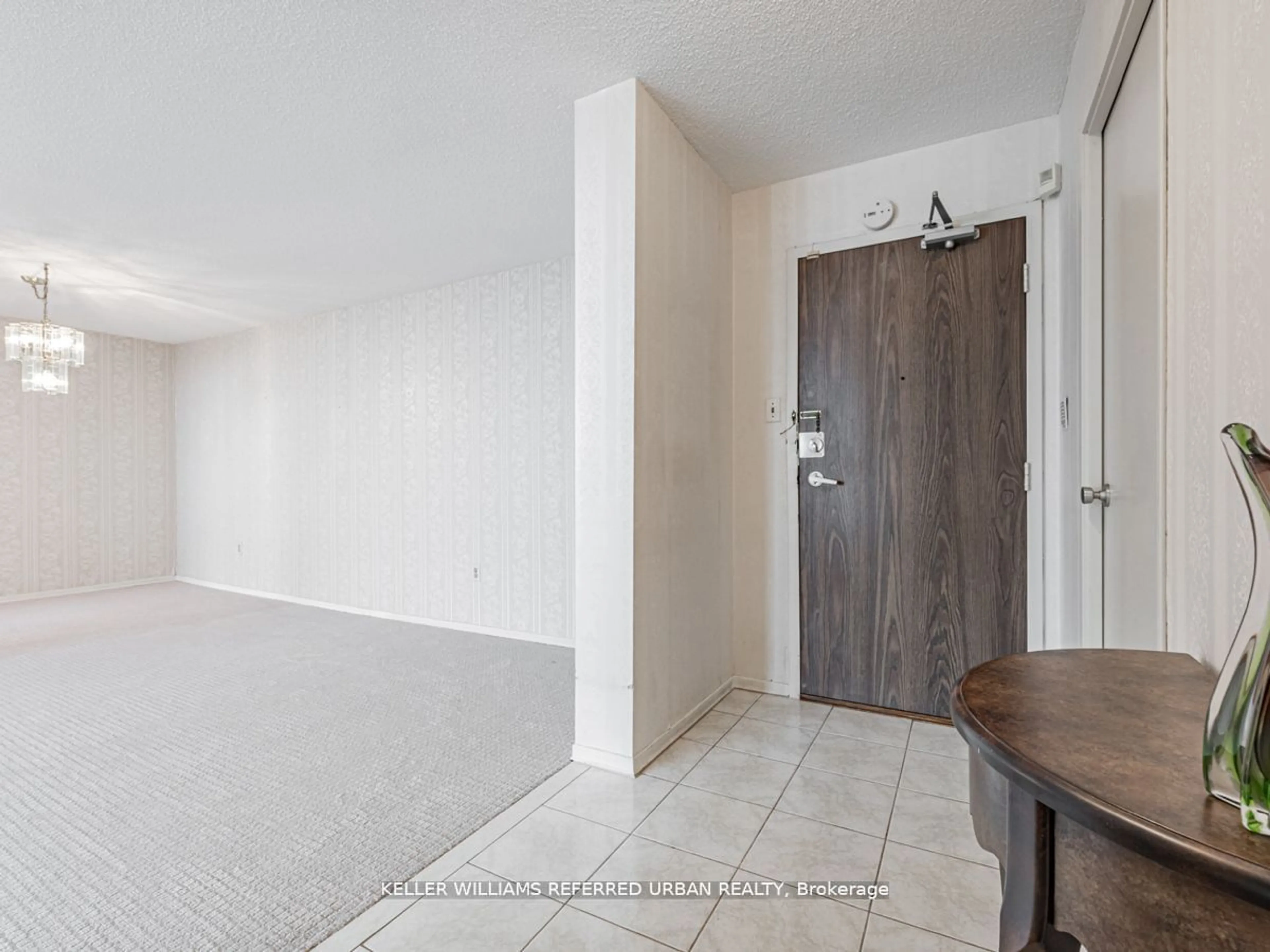 Indoor entryway for 100 Antibes Dr #1105, Toronto Ontario M2R 3N1