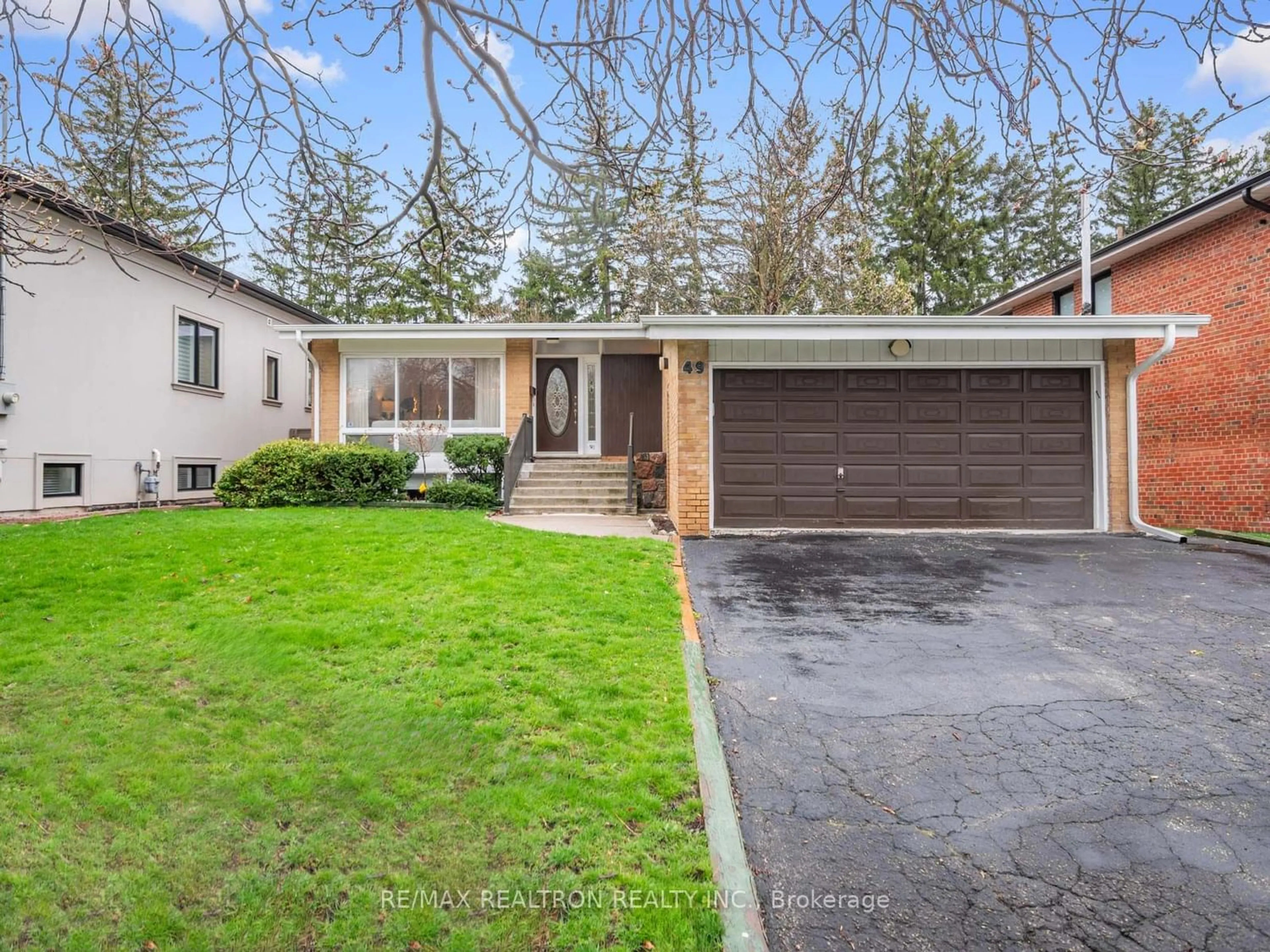 Frontside or backside of a home for 49 Palm Dr, Toronto Ontario M3H 2B5
