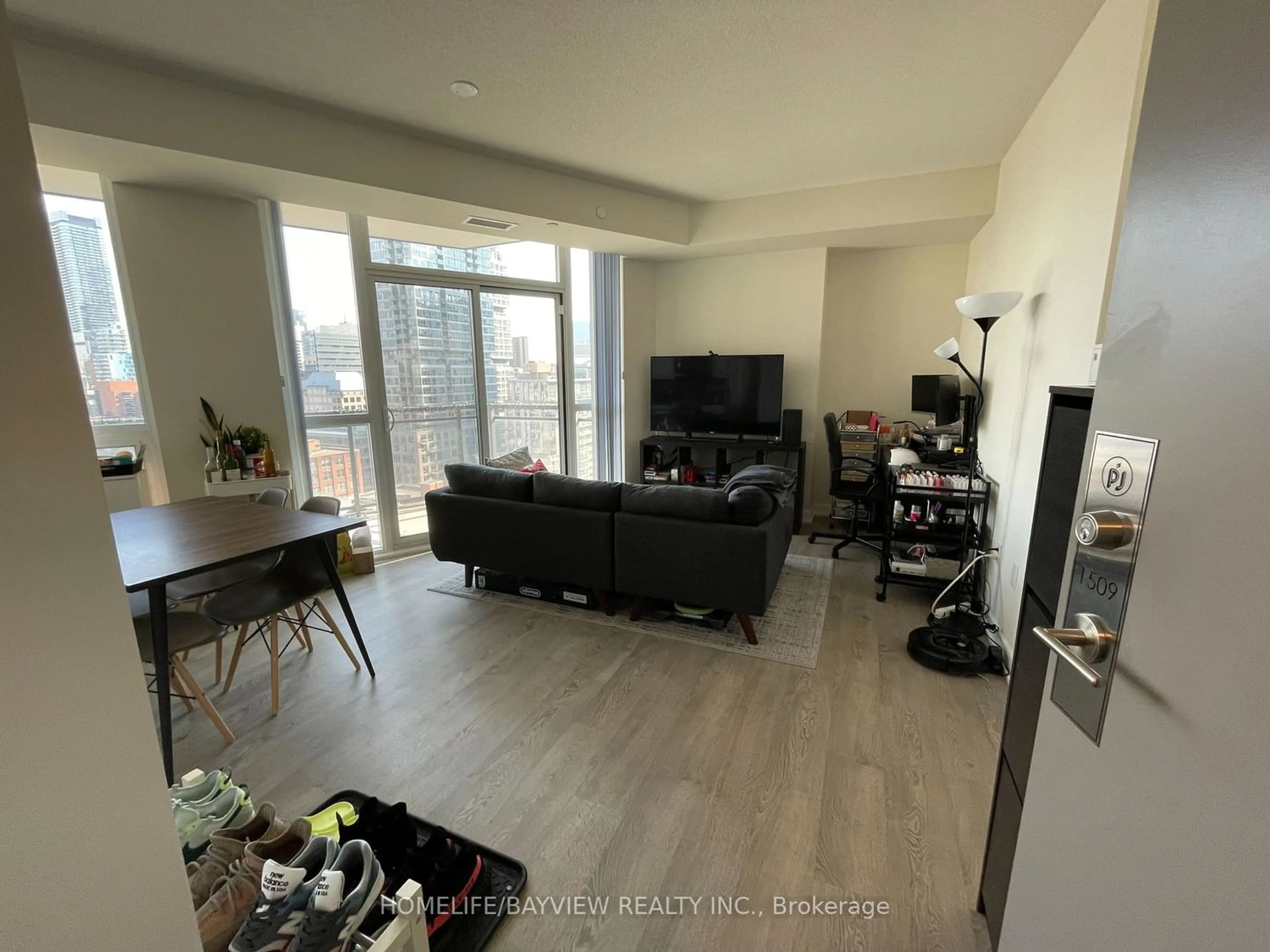 A pic of a room for 99 John St #1509, Toronto Ontario M5V 0S6