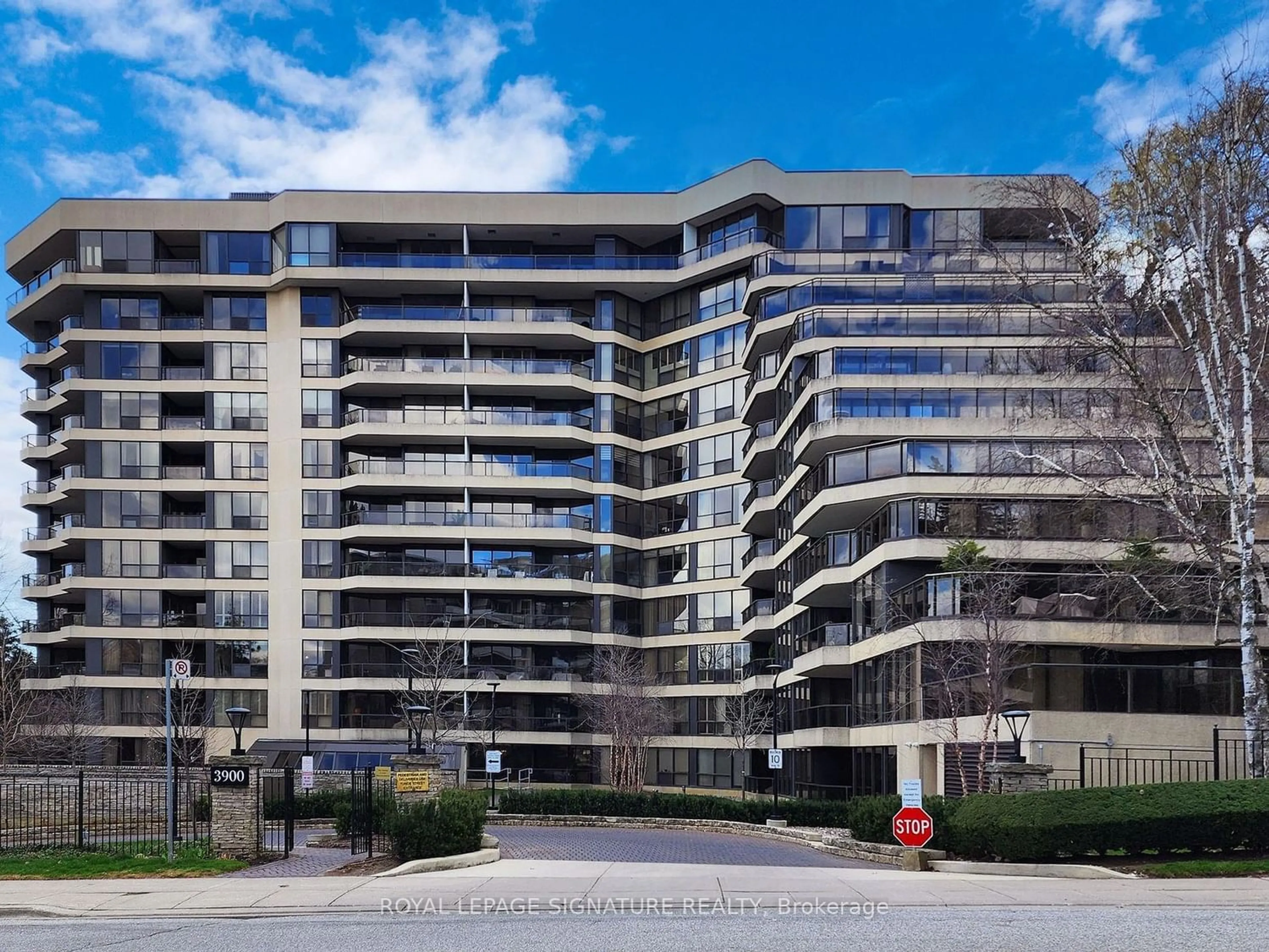 A pic from exterior of the house or condo for 3900 Yonge St #Ph1, Toronto Ontario M1M 3N6