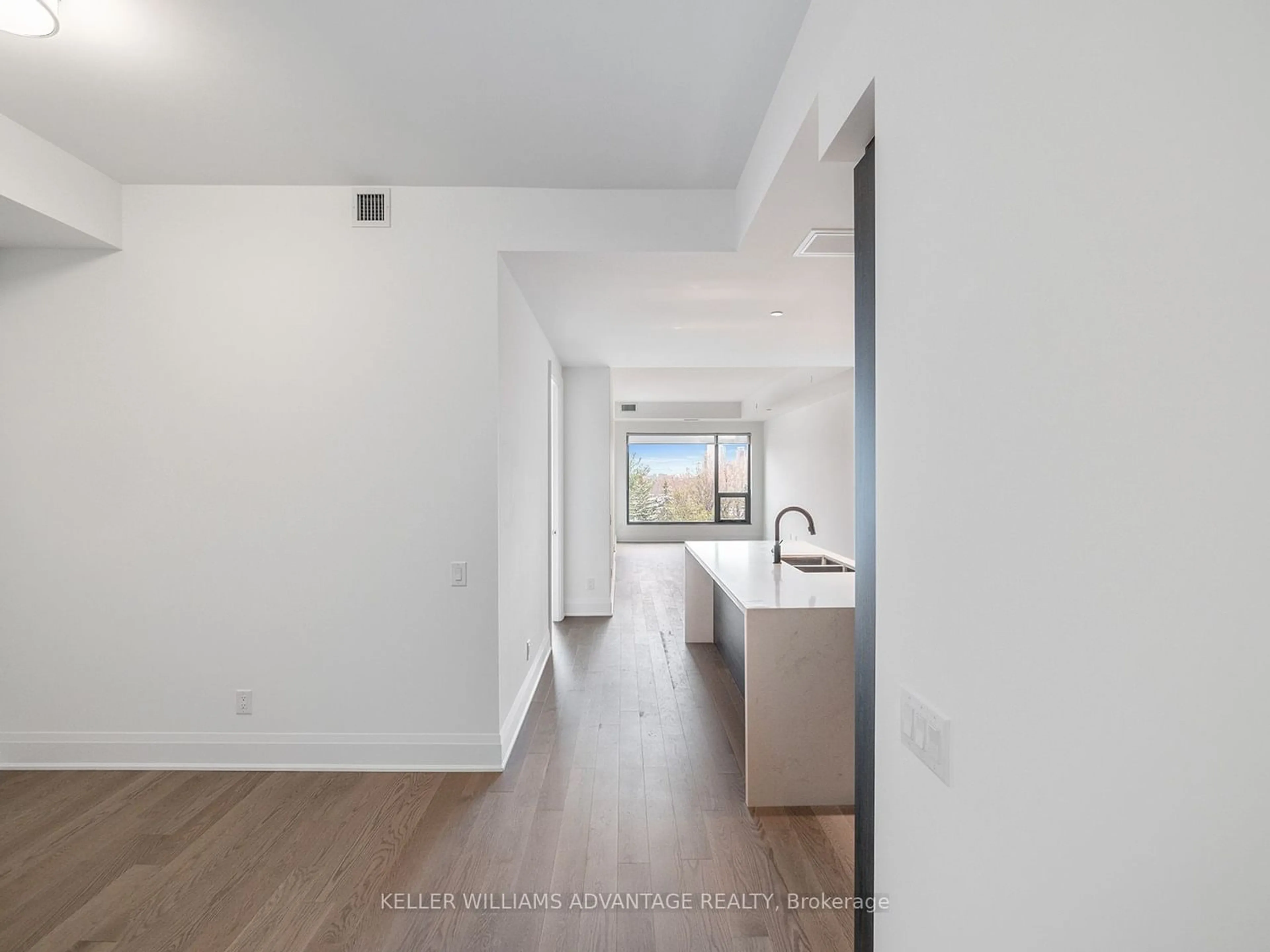 A pic of a room for 280 Howland Ave #612, Toronto Ontario M5R 0C3