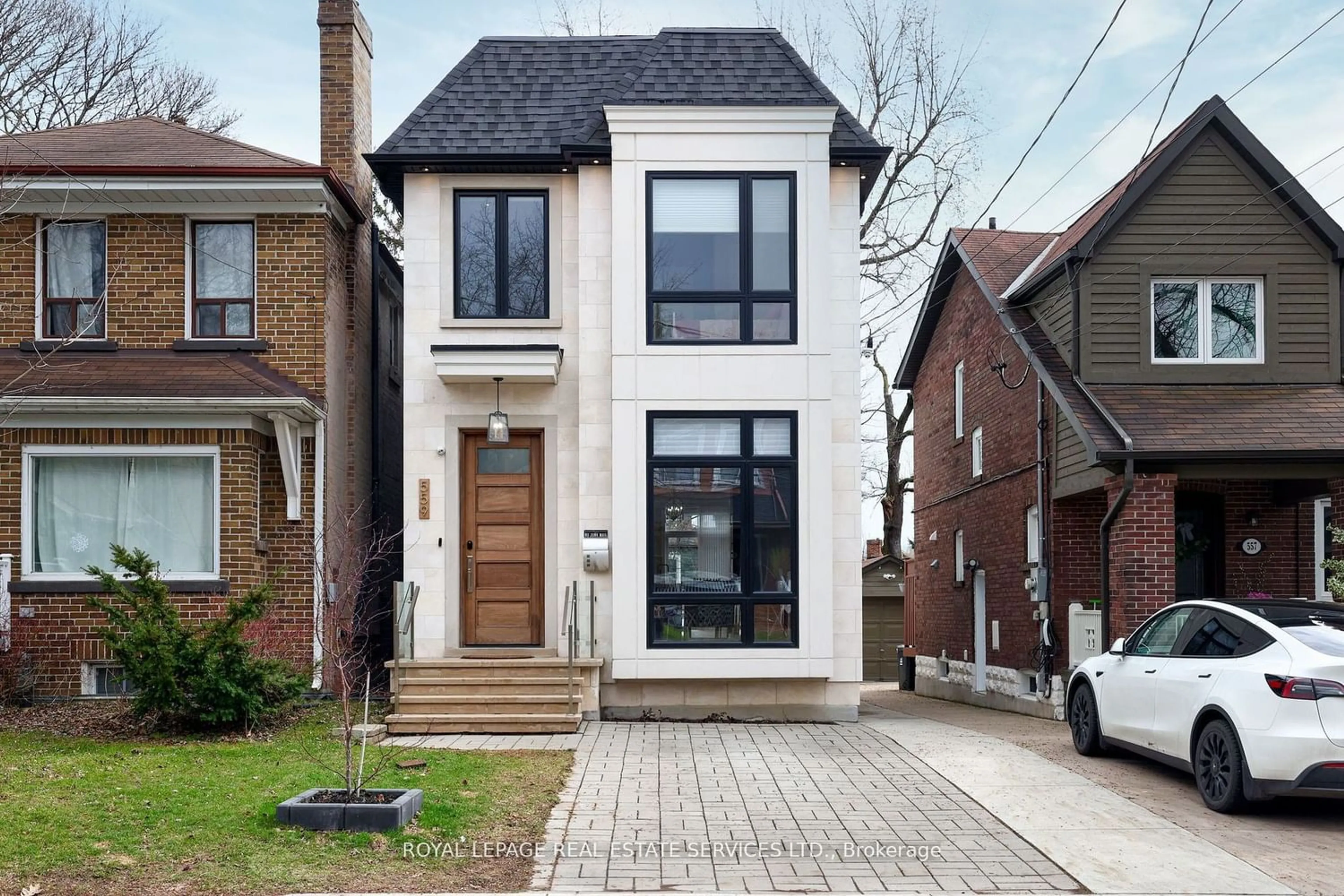 Home with brick exterior material for 559 Millwood Rd, Toronto Ontario M4S 1K7