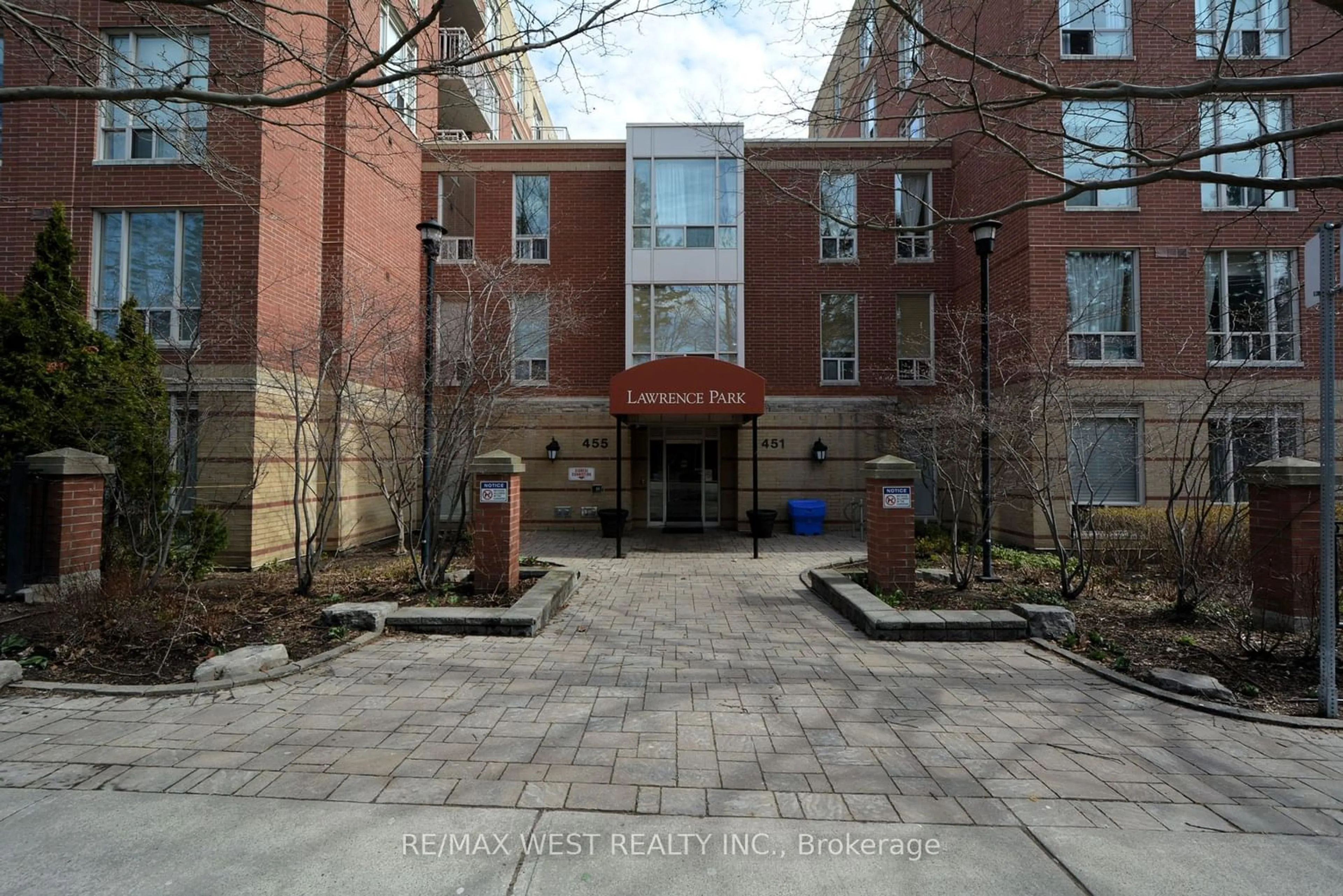 Outside view for 455 Rosewell Ave #107, Toronto Ontario M4R 2H9