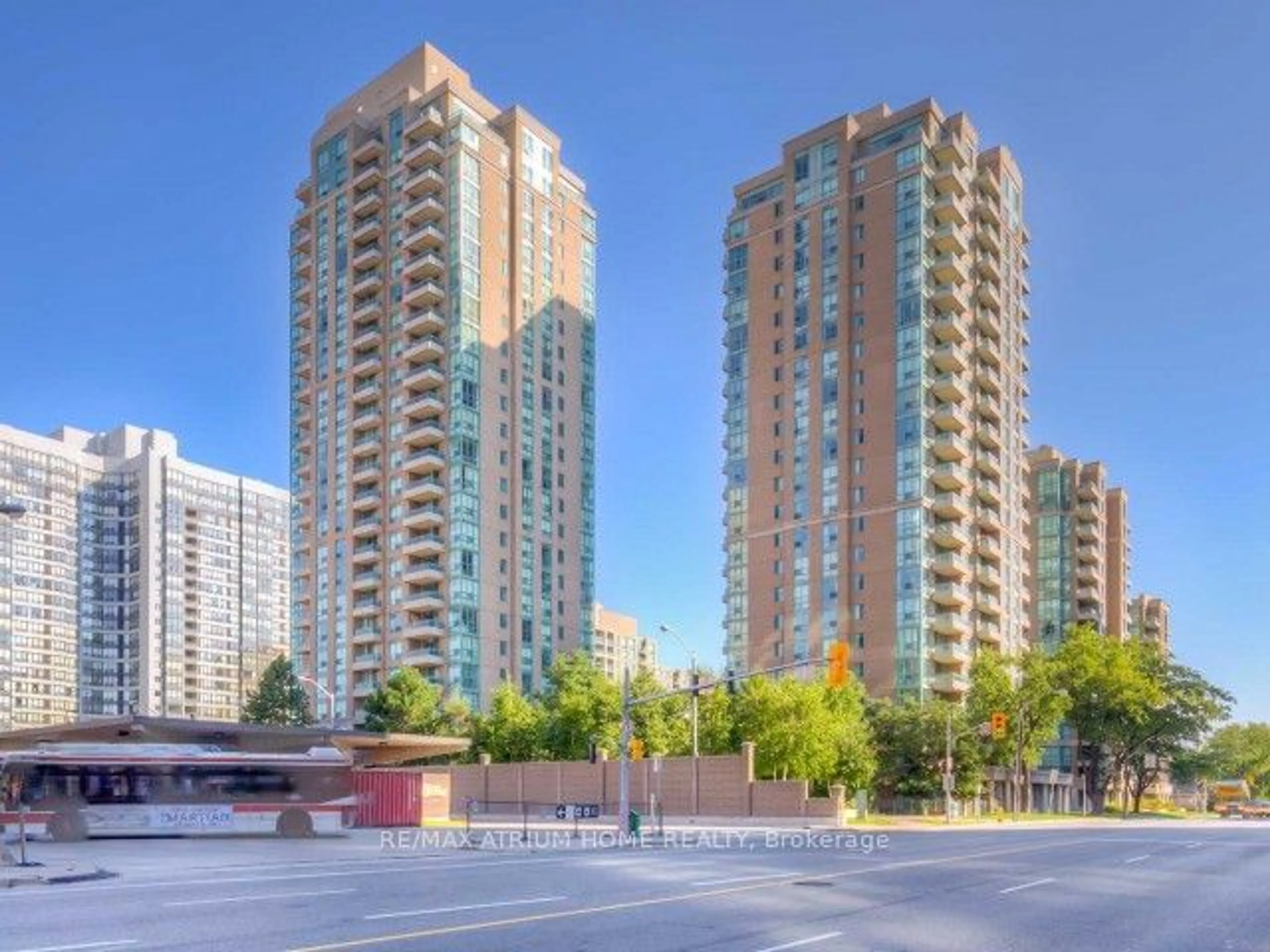 A pic from exterior of the house or condo for 1 Pemberton Ave #605, Toronto Ontario M2M 4L9
