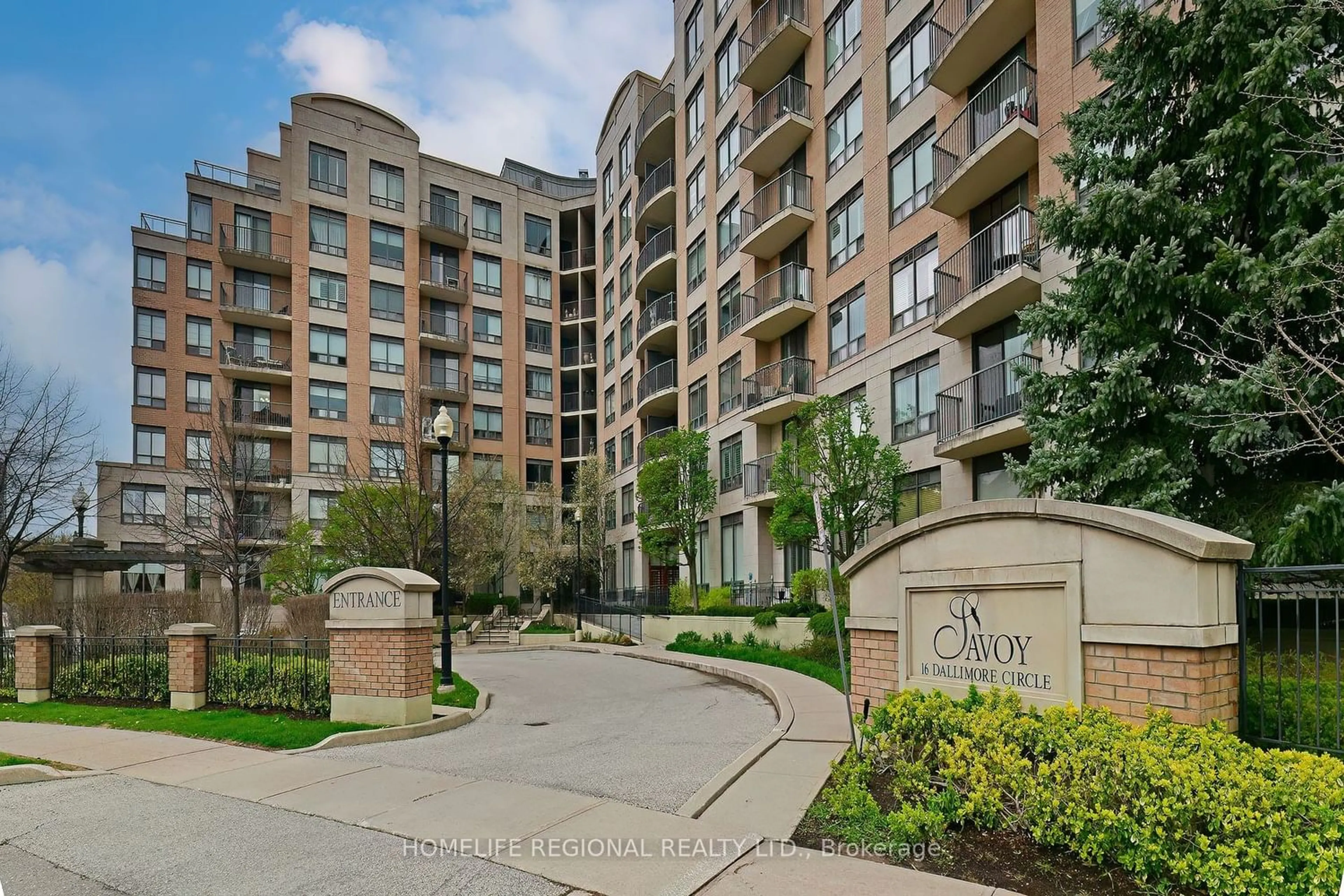 A pic from exterior of the house or condo for 16 Dallimore Circ #T11, Toronto Ontario M3C 4C4