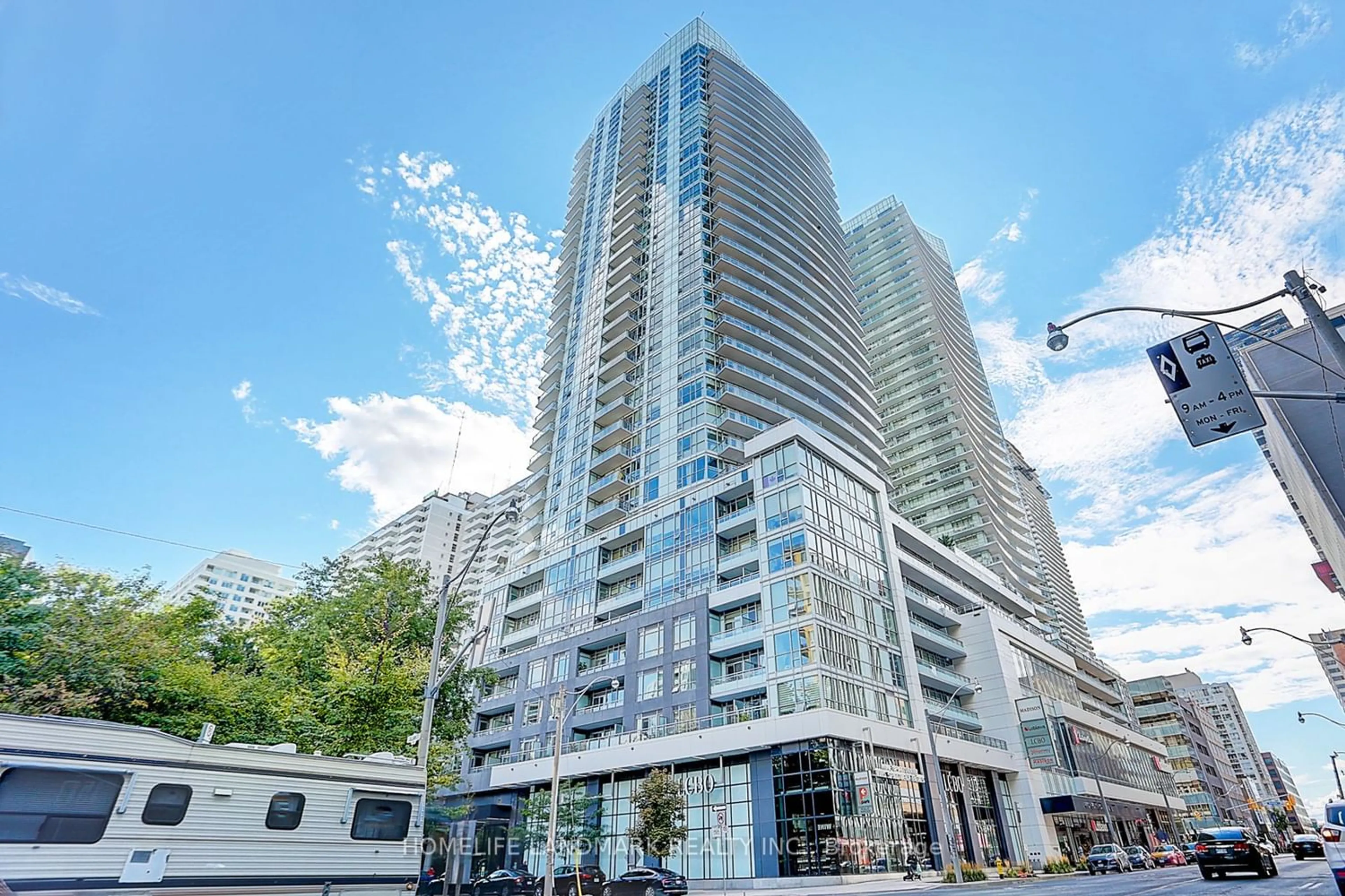 A pic from exterior of the house or condo for 98 Lillian St #709, Toronto Ontario M4S 0A5