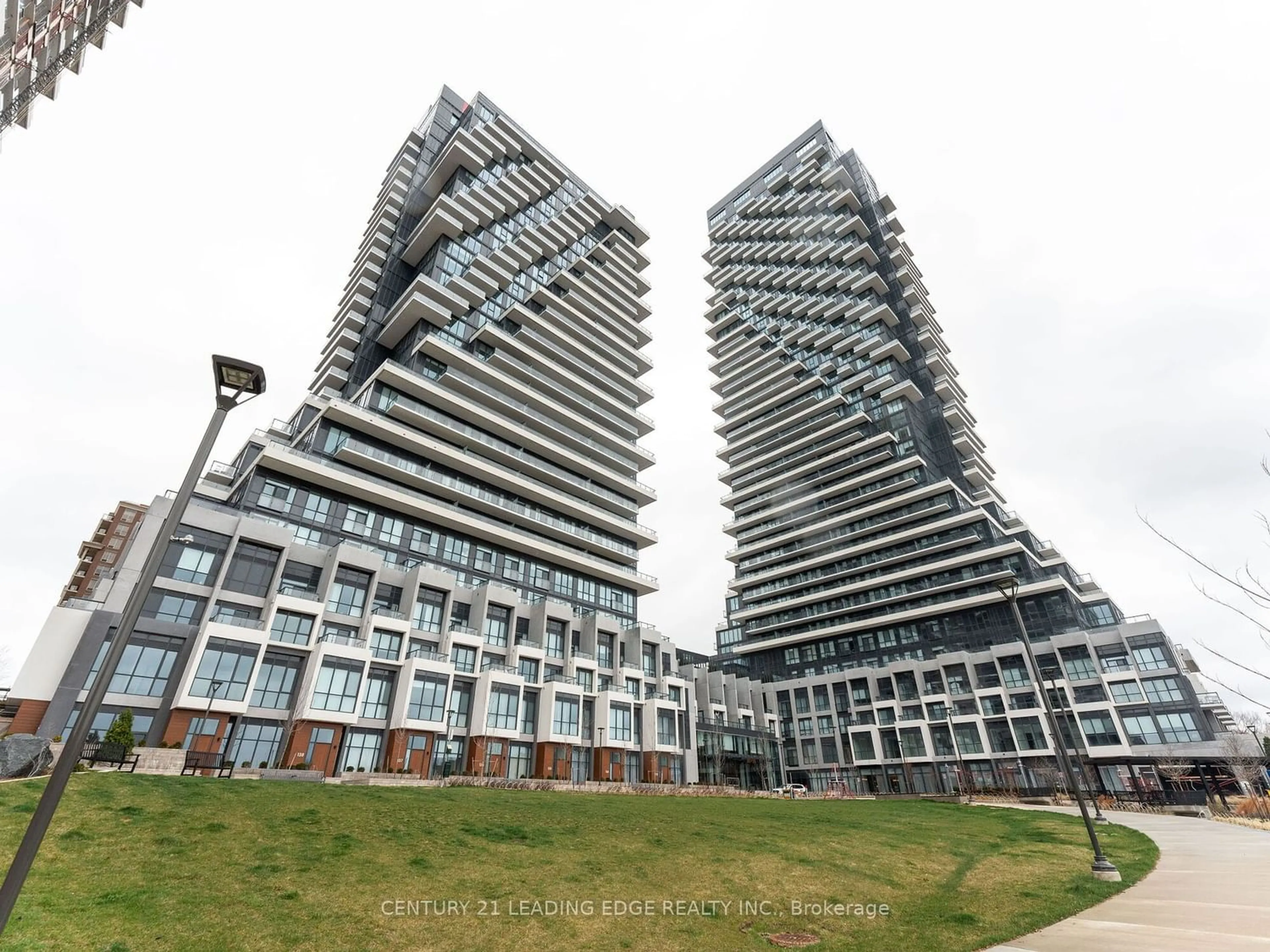 A pic from exterior of the house or condo for 20 Inn On The Park Dr #1439, Toronto Ontario M3C 0P8