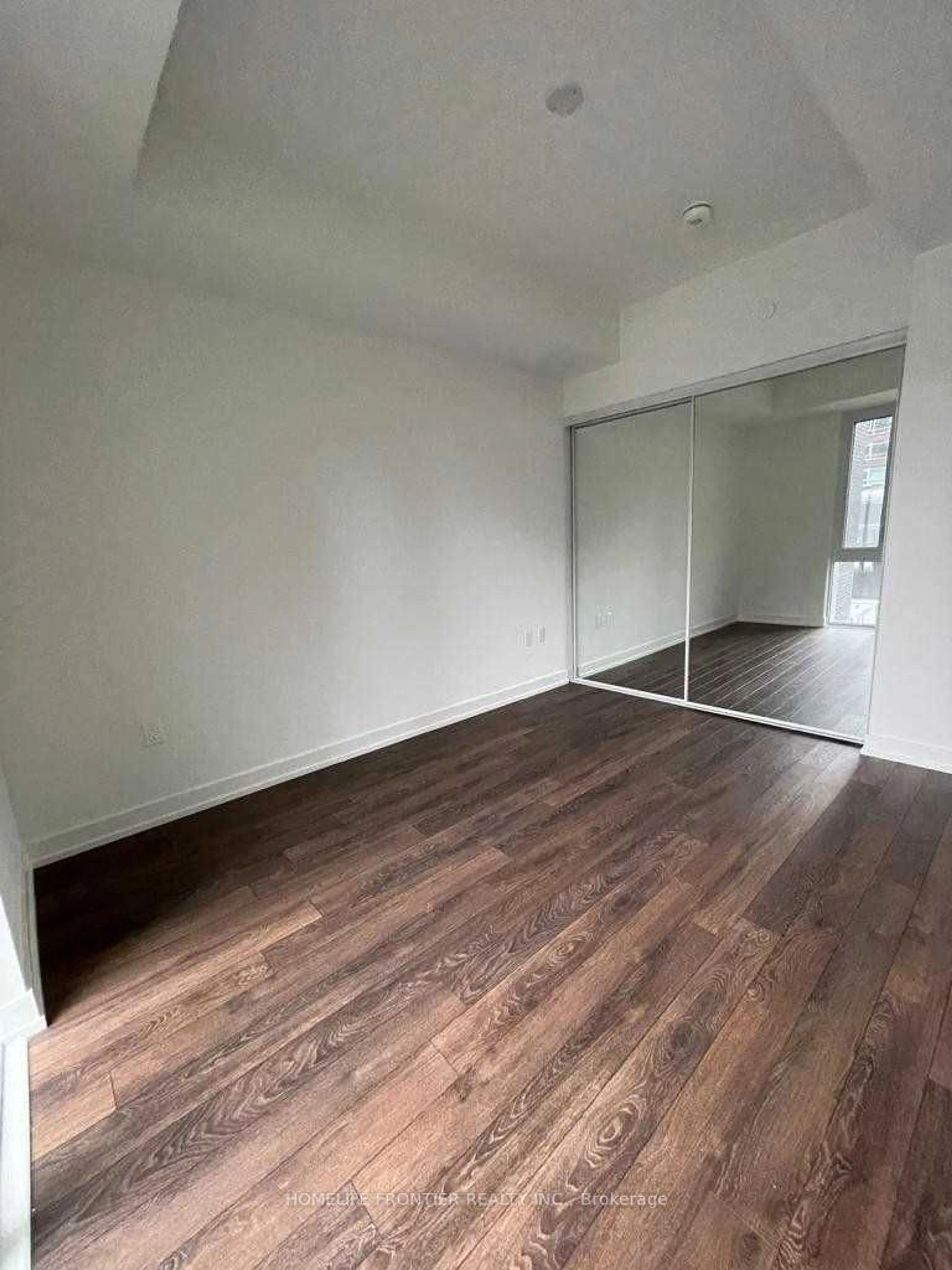A pic of a room for 158 Front St #411, Toronto Ontario M5A 0K9