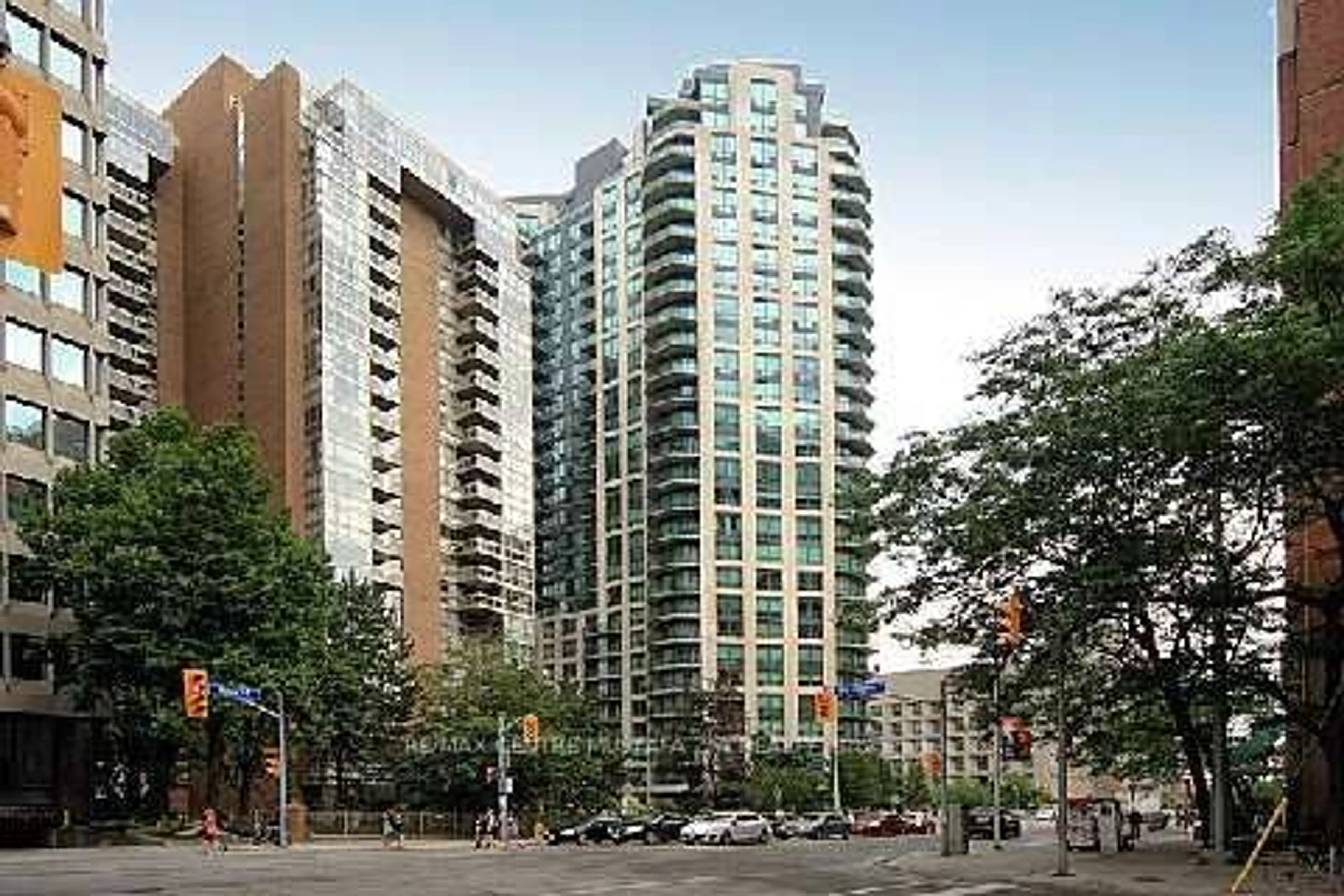 A pic from exterior of the house or condo for 300 Bloor St #1903, Toronto Ontario M4W 3Y2