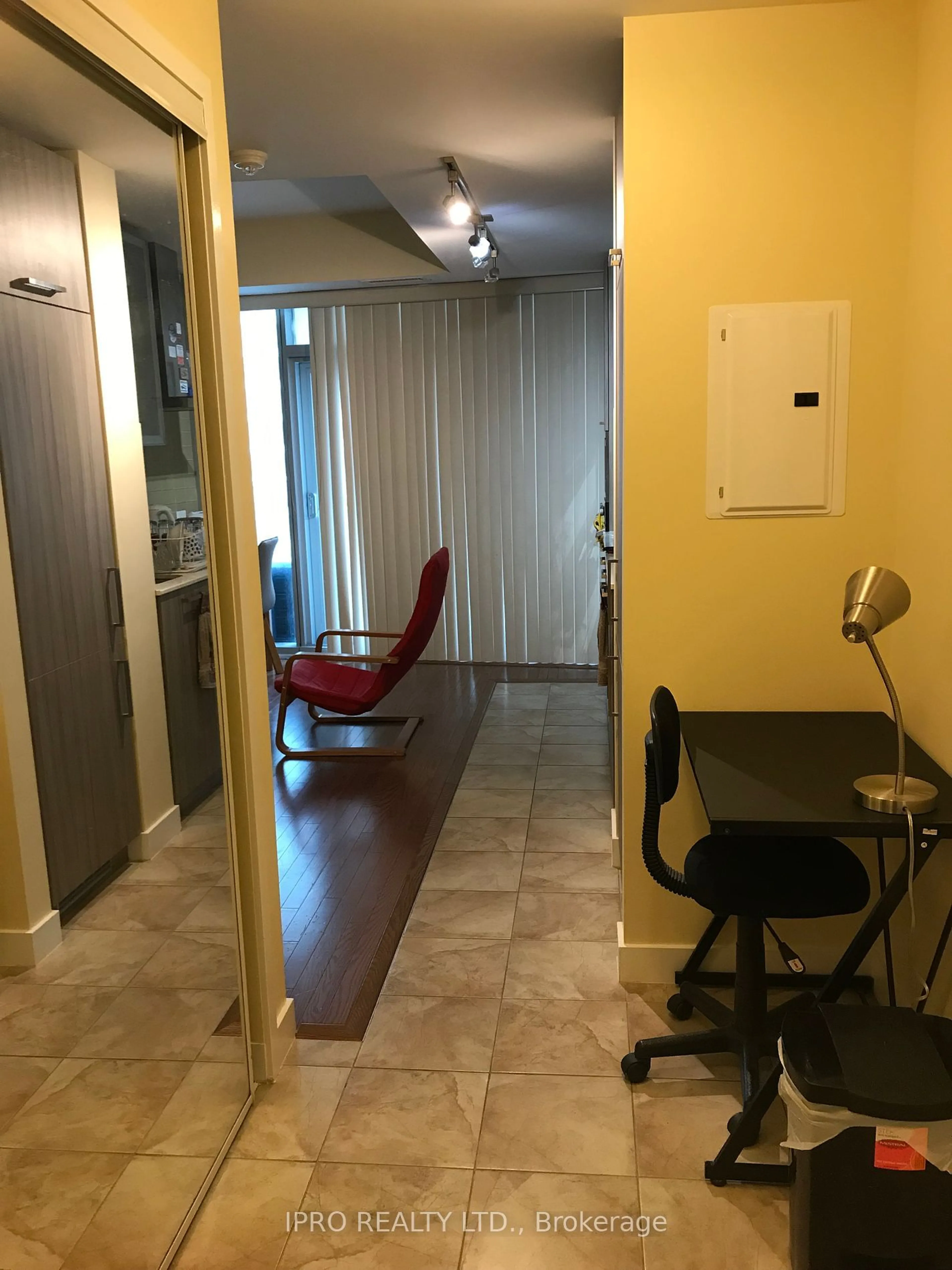 Indoor foyer for 12 York St #1501, Toronto Ontario M5J 0A9