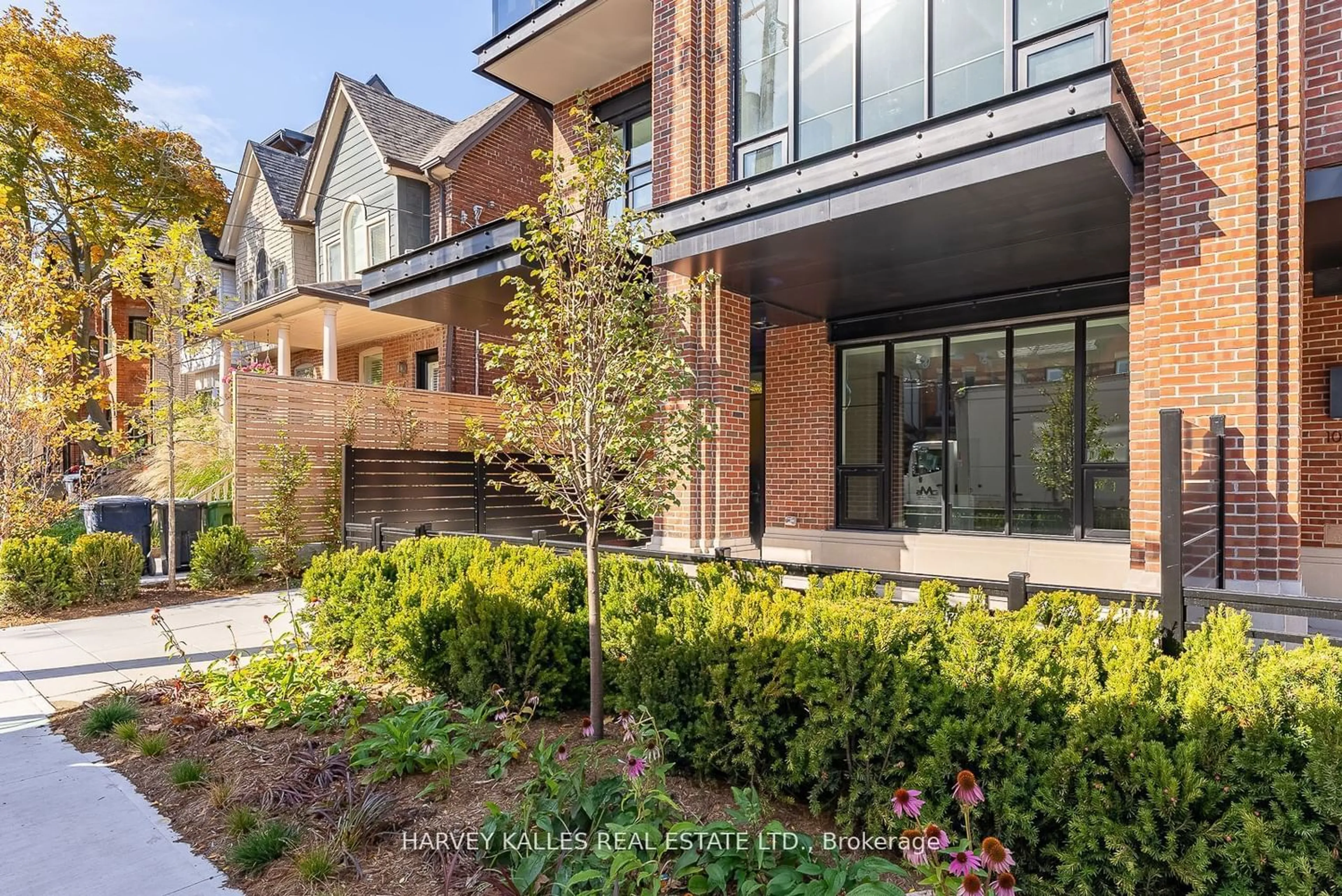 Home with brick exterior material for 36 Birch Ave #109, Toronto Ontario M4V 0B5