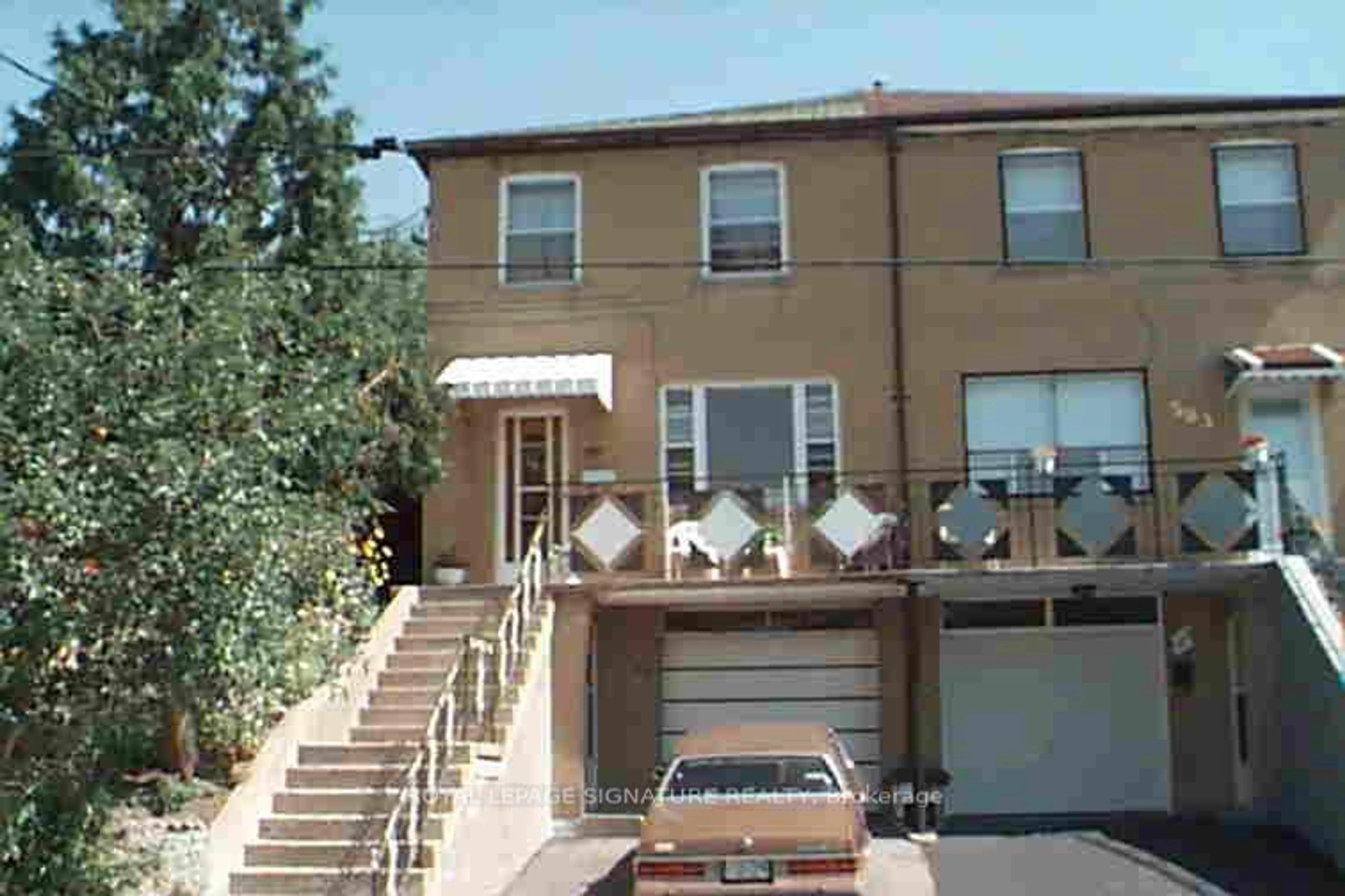 A pic from exterior of the house or condo for 585 Northcliffe Blvd, Toronto Ontario M6E 3L6