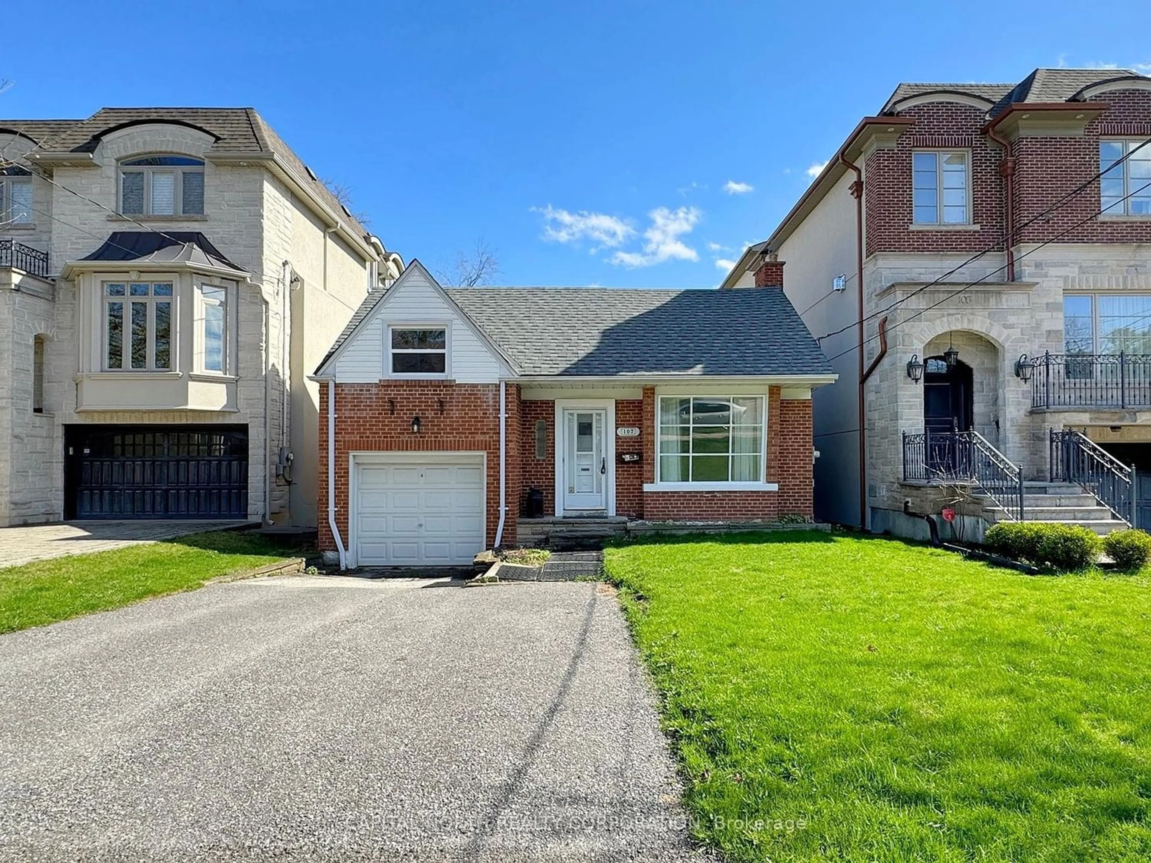 Frontside or backside of a home for 107 Elmwood Ave, Toronto Ontario M2N 3M1