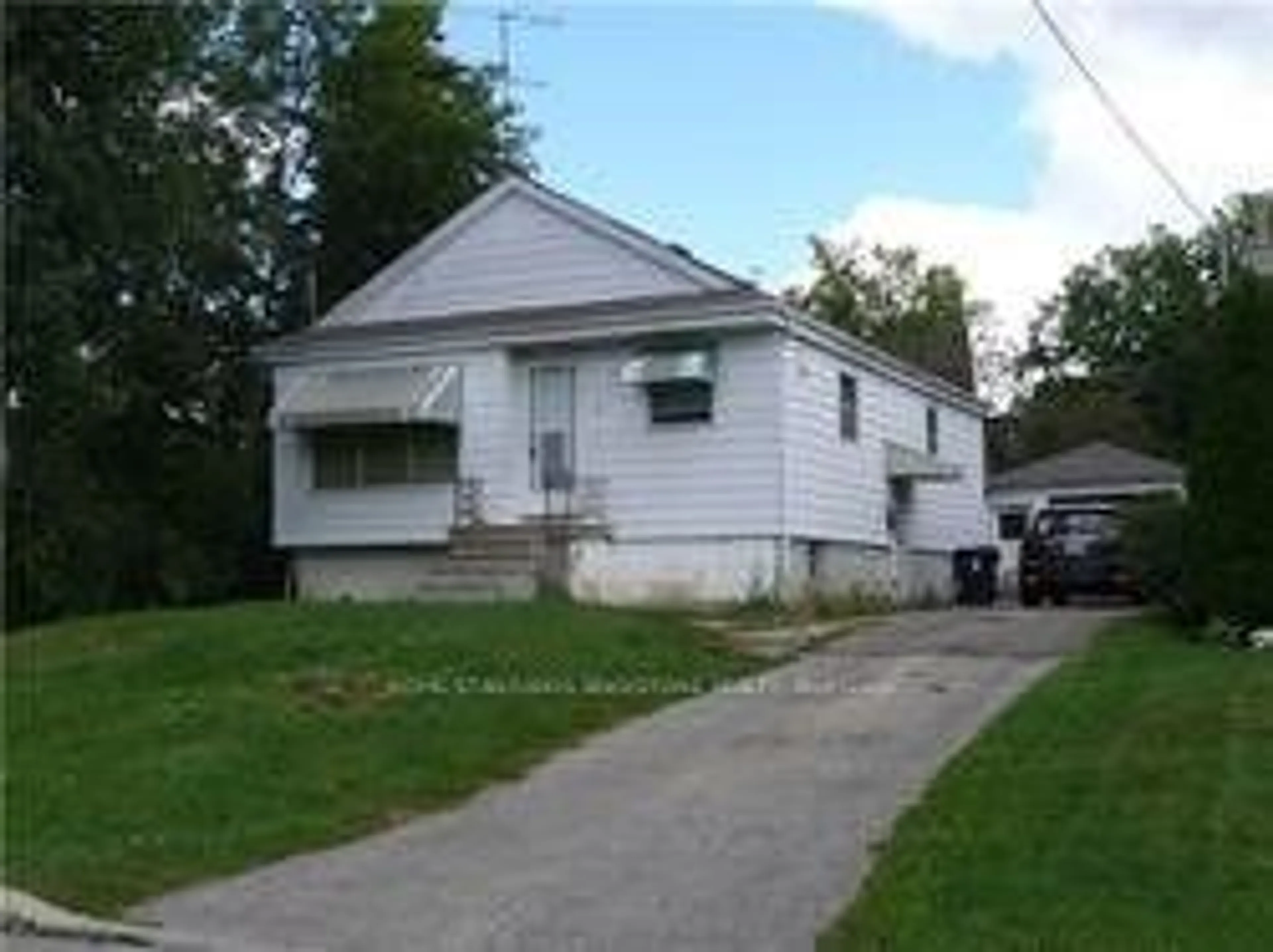 Frontside or backside of a home for 65 Cobden St, Toronto Ontario M2R 1S4