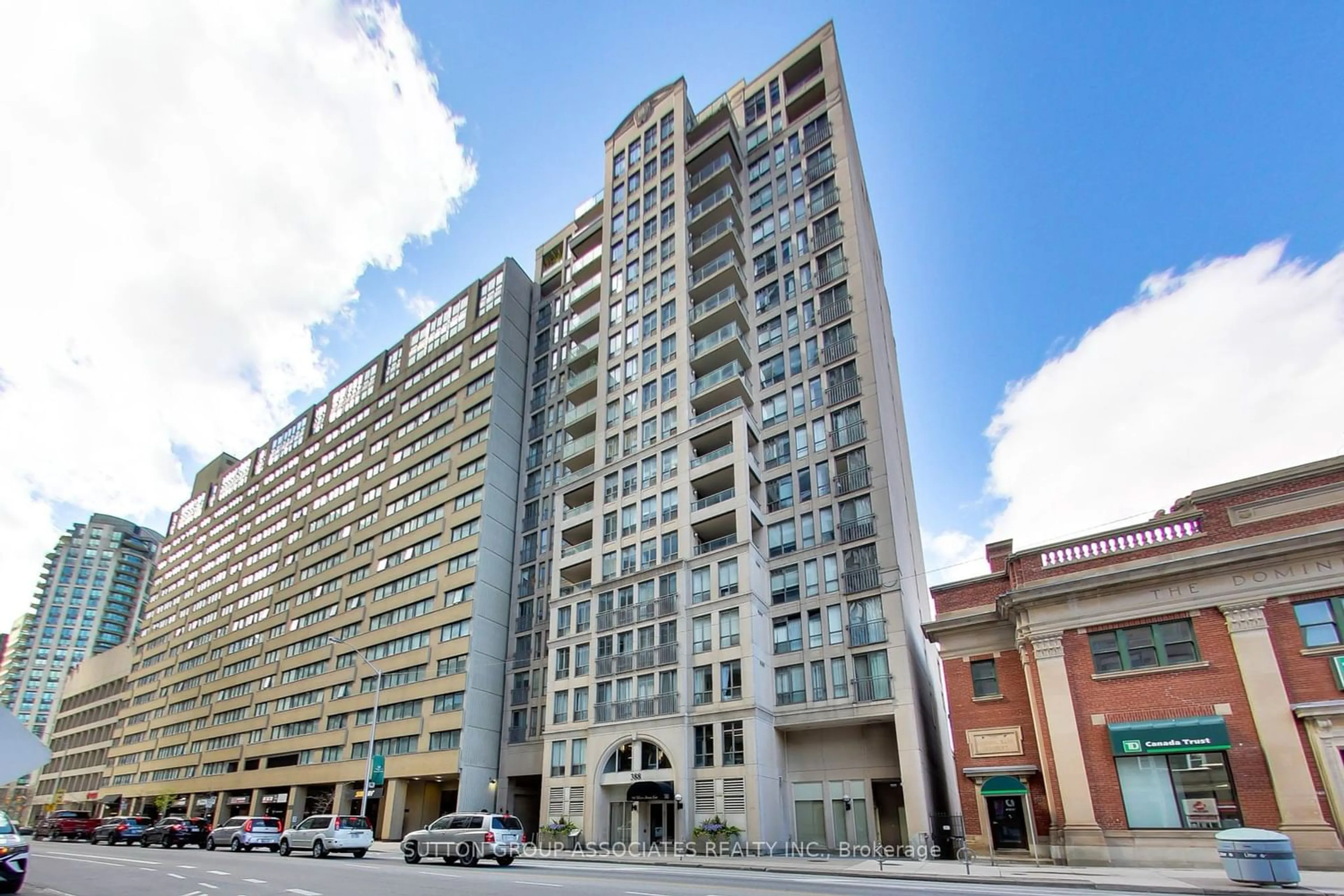 A pic from exterior of the house or condo for 388 Bloor St #1105, Toronto Ontario M4W 3W9