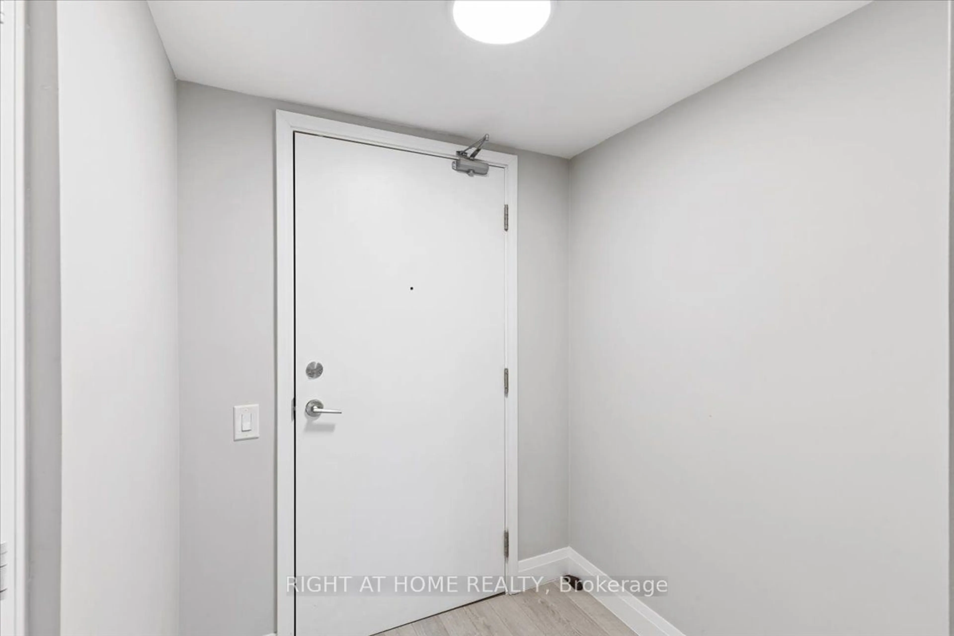 Indoor entryway for 181 Dundas St #5003, Toronto Ontario M5A 0N5