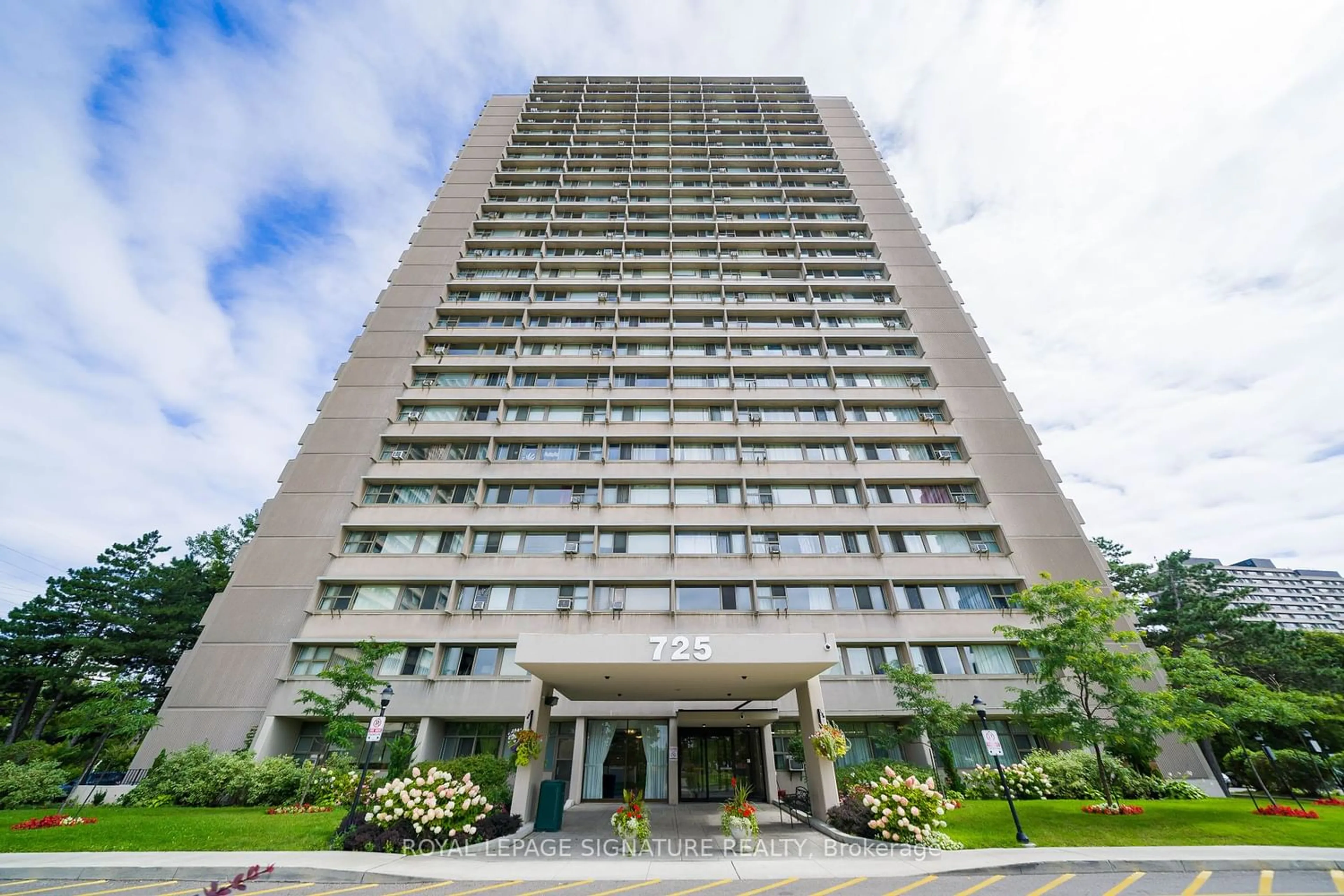 A pic from exterior of the house or condo for 725 Don Mills Rd #504, Toronto Ontario M3C 1S5