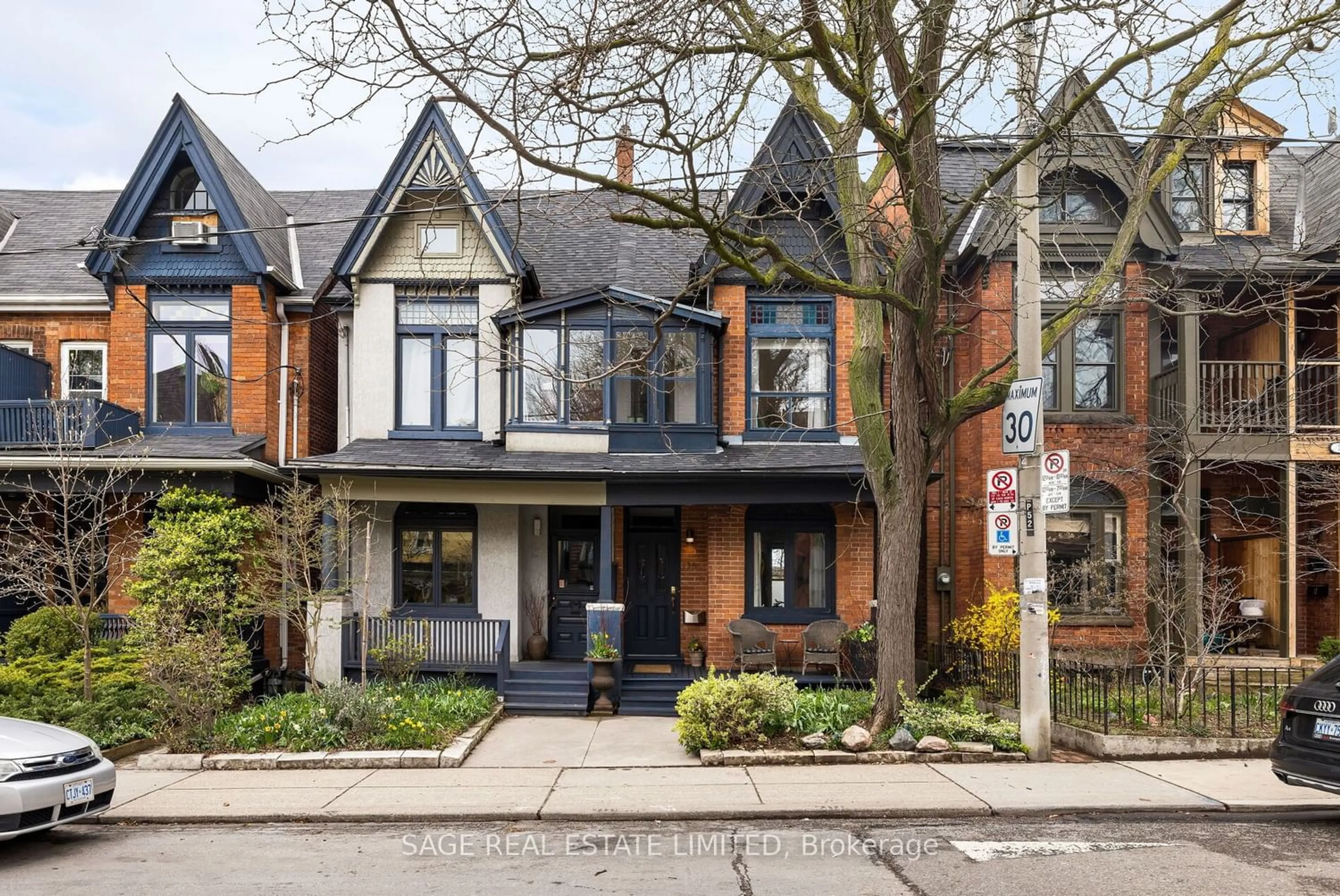 Home with brick exterior material for 156 Beaconsfield Ave, Toronto Ontario M6J 3J6