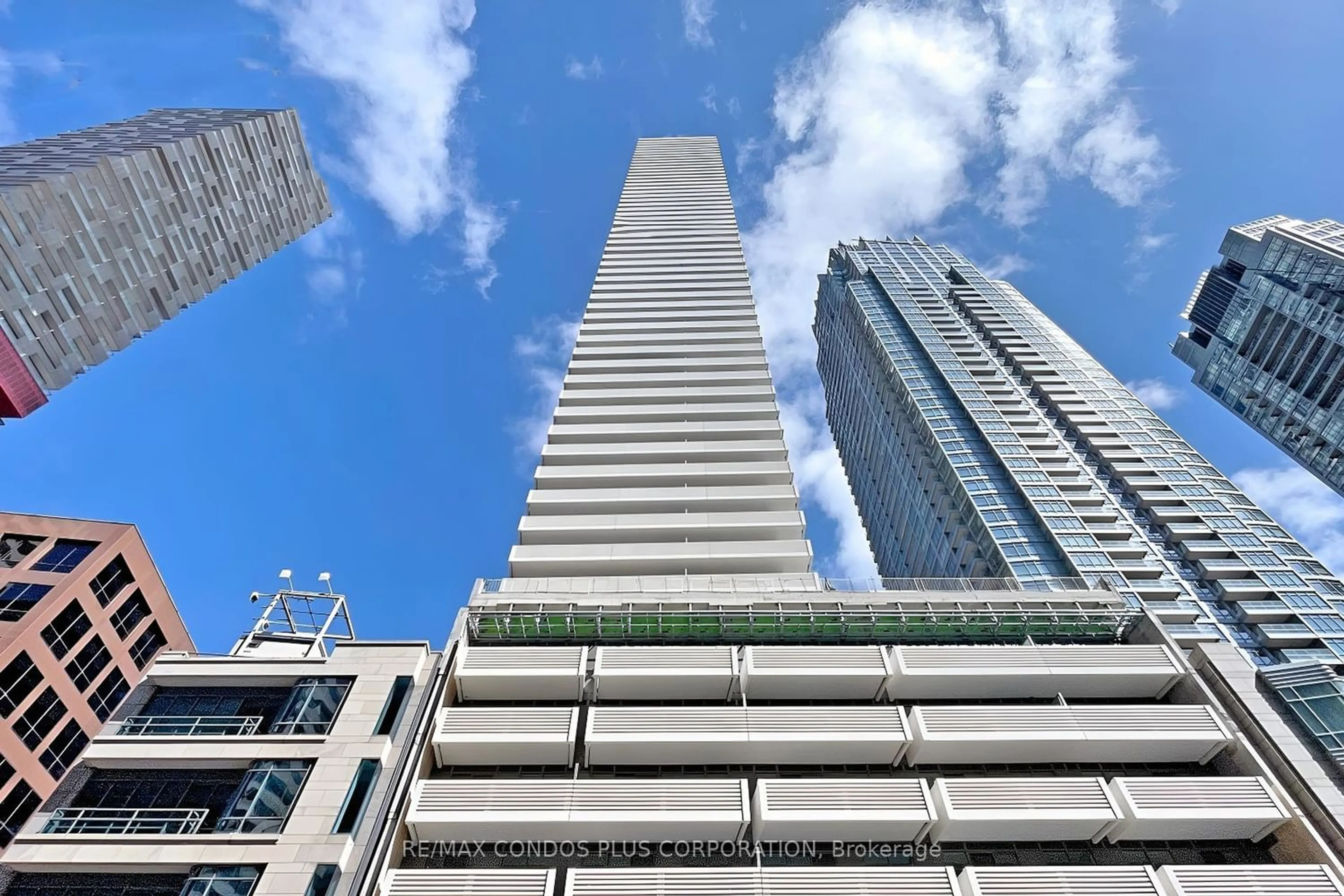 A pic from exterior of the house or condo for 2221 Yonge St #2006, Toronto Ontario M4S 0B8