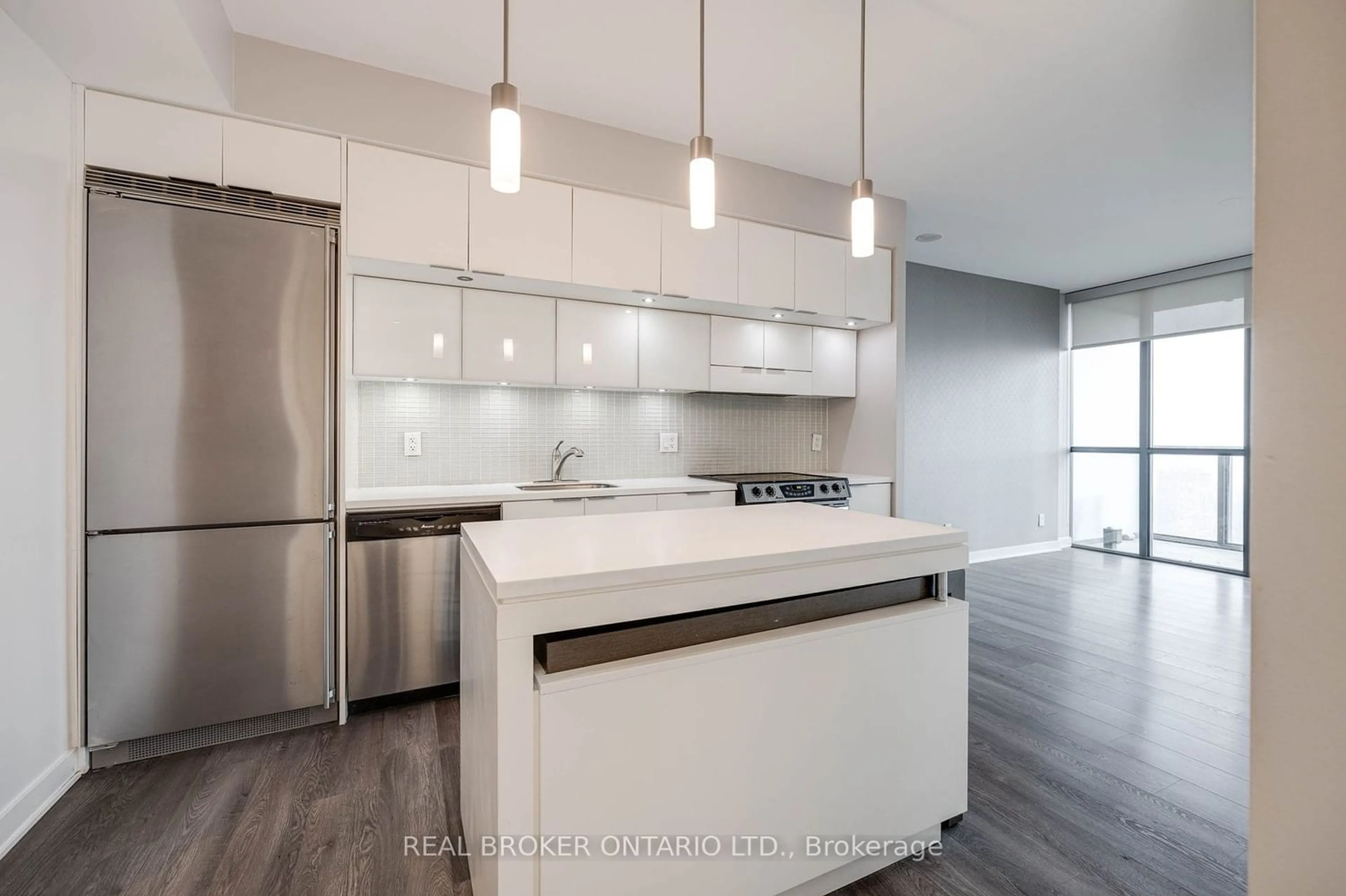 Contemporary kitchen for 110 Charles St #3903, Toronto Ontario M4Y 1T5