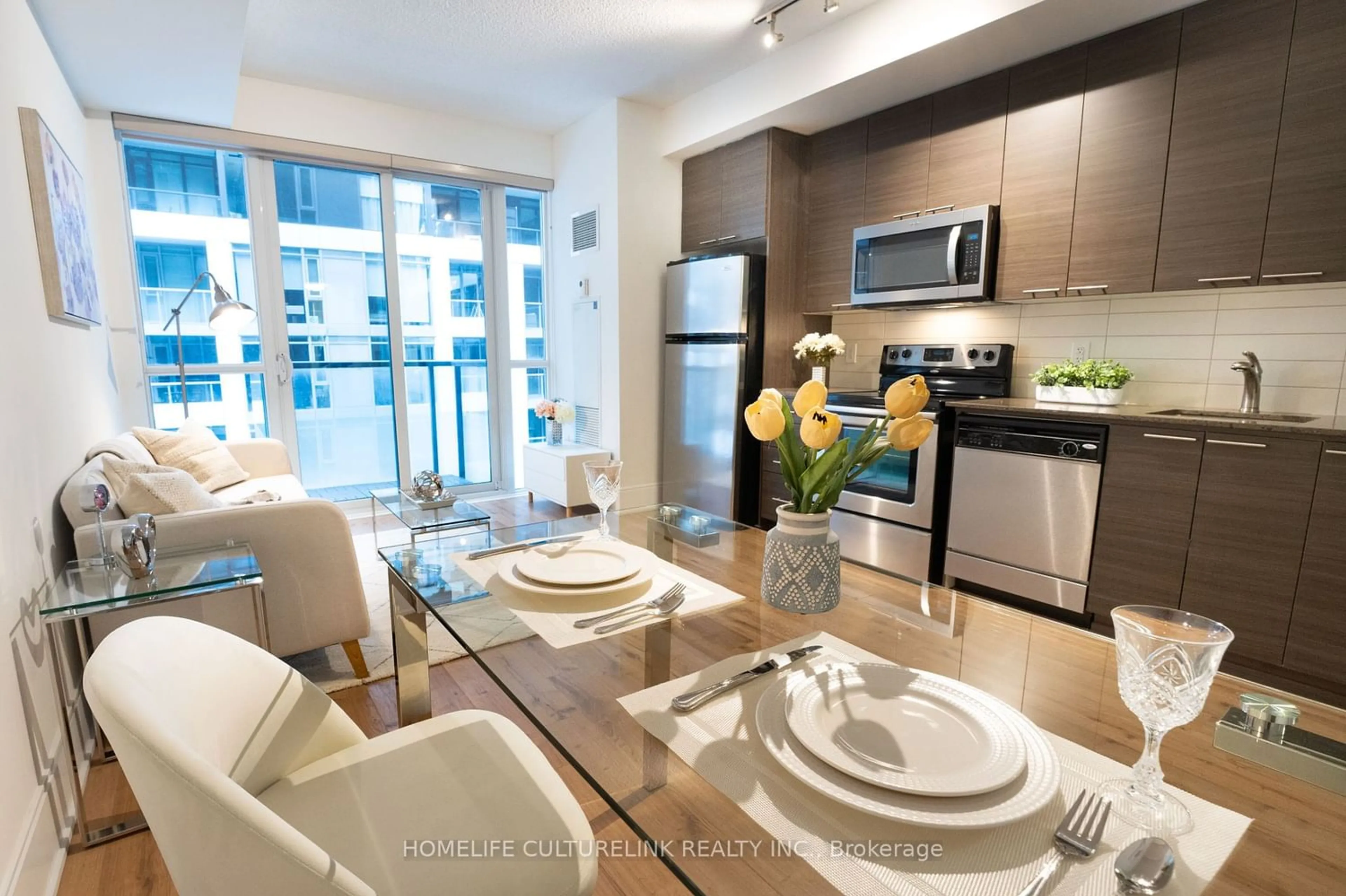Contemporary kitchen for 560 Front St #510, Toronto Ontario L5V 1C1