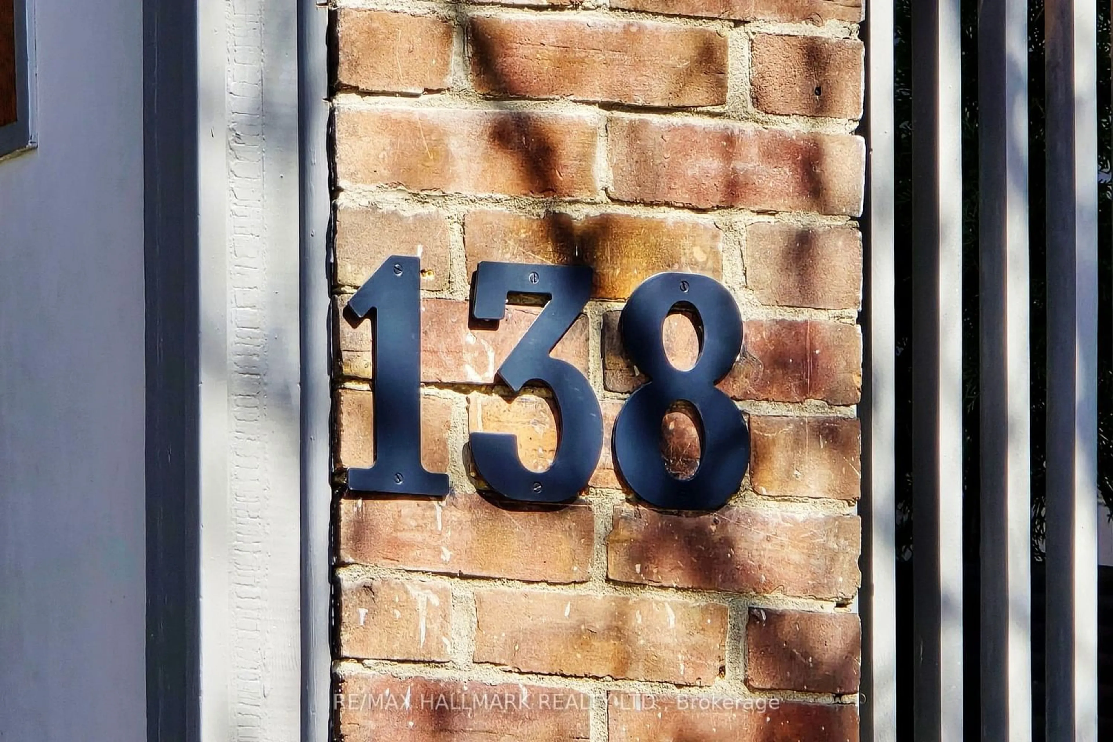 Home with brick exterior material for 138 Hepbourne St, Toronto Ontario M6H 1K7
