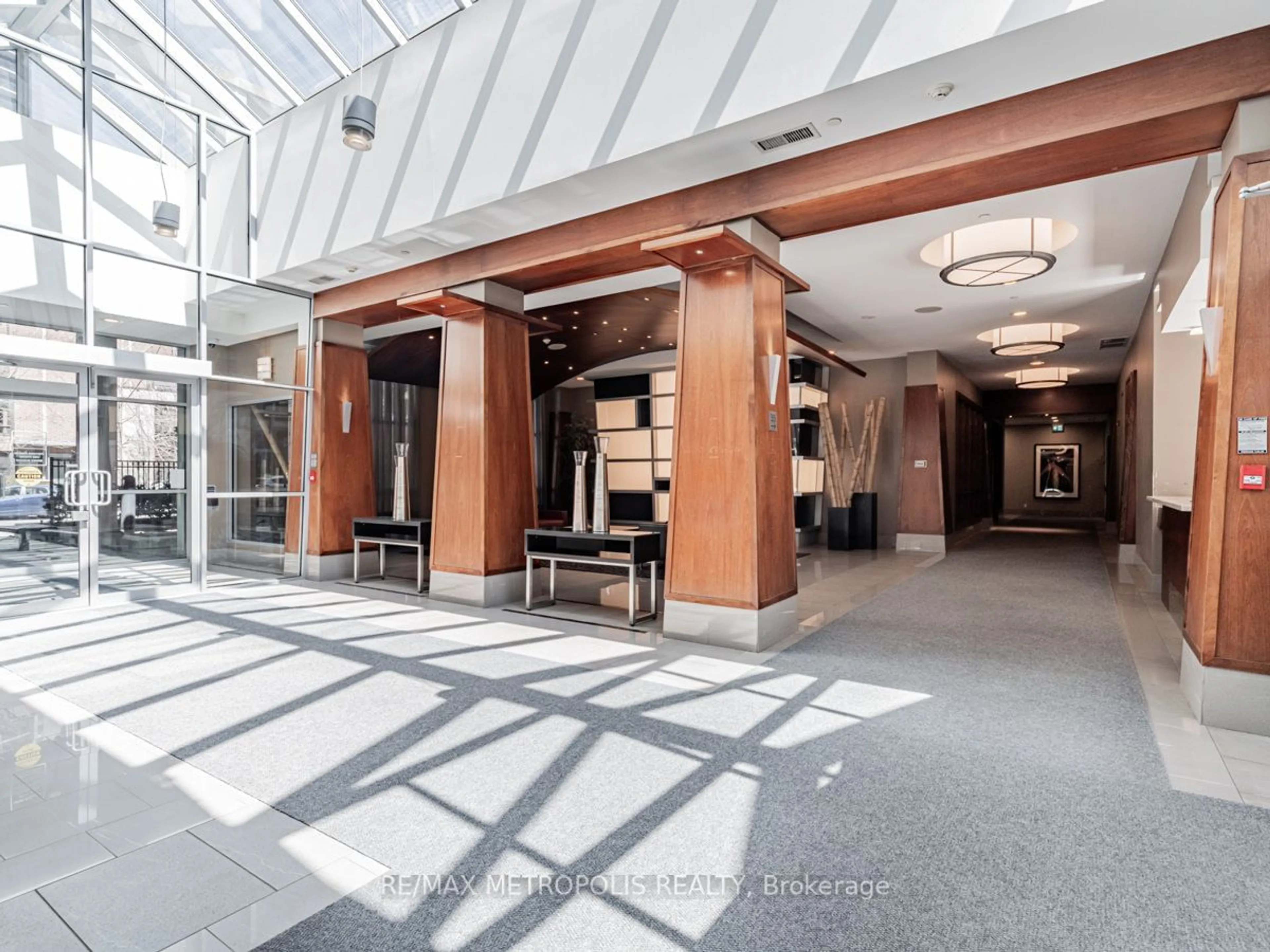 Indoor lobby for 35 Bales Ave #1805, Toronto Ontario M2N 7L7
